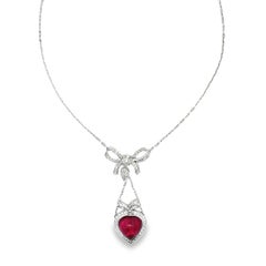 Pendentif cœur et rubélite cabochon 13,02 carats avec chaîne