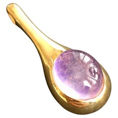 Ciondolo "Goccia" con ametista cabochon incastonata sul colletto