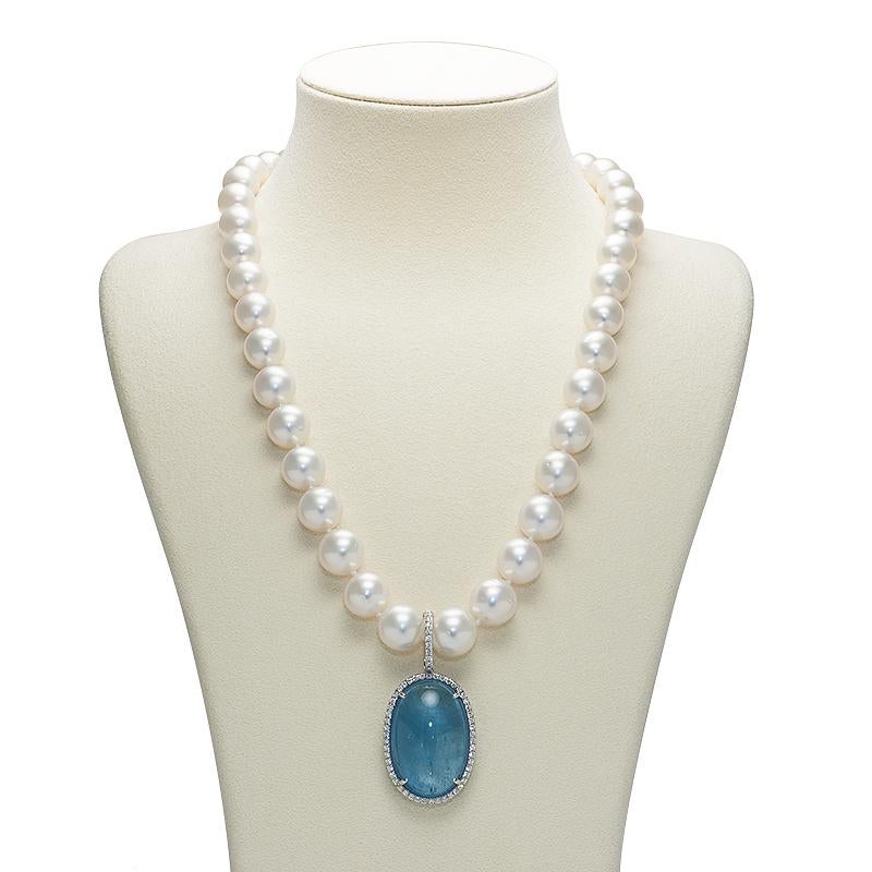 Moderno Collana con ciondolo in oro con acquamarina e diamanti cabochon in vendita