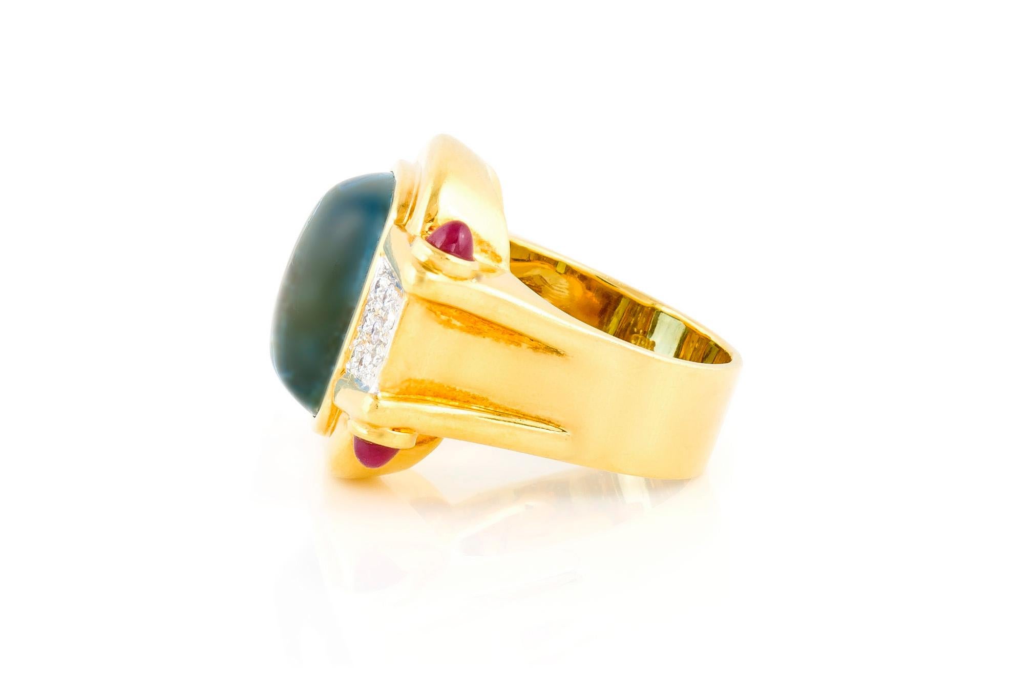 Cabochon Aquamarine Cocktail Ring In Good Condition For Sale In New York, NY
