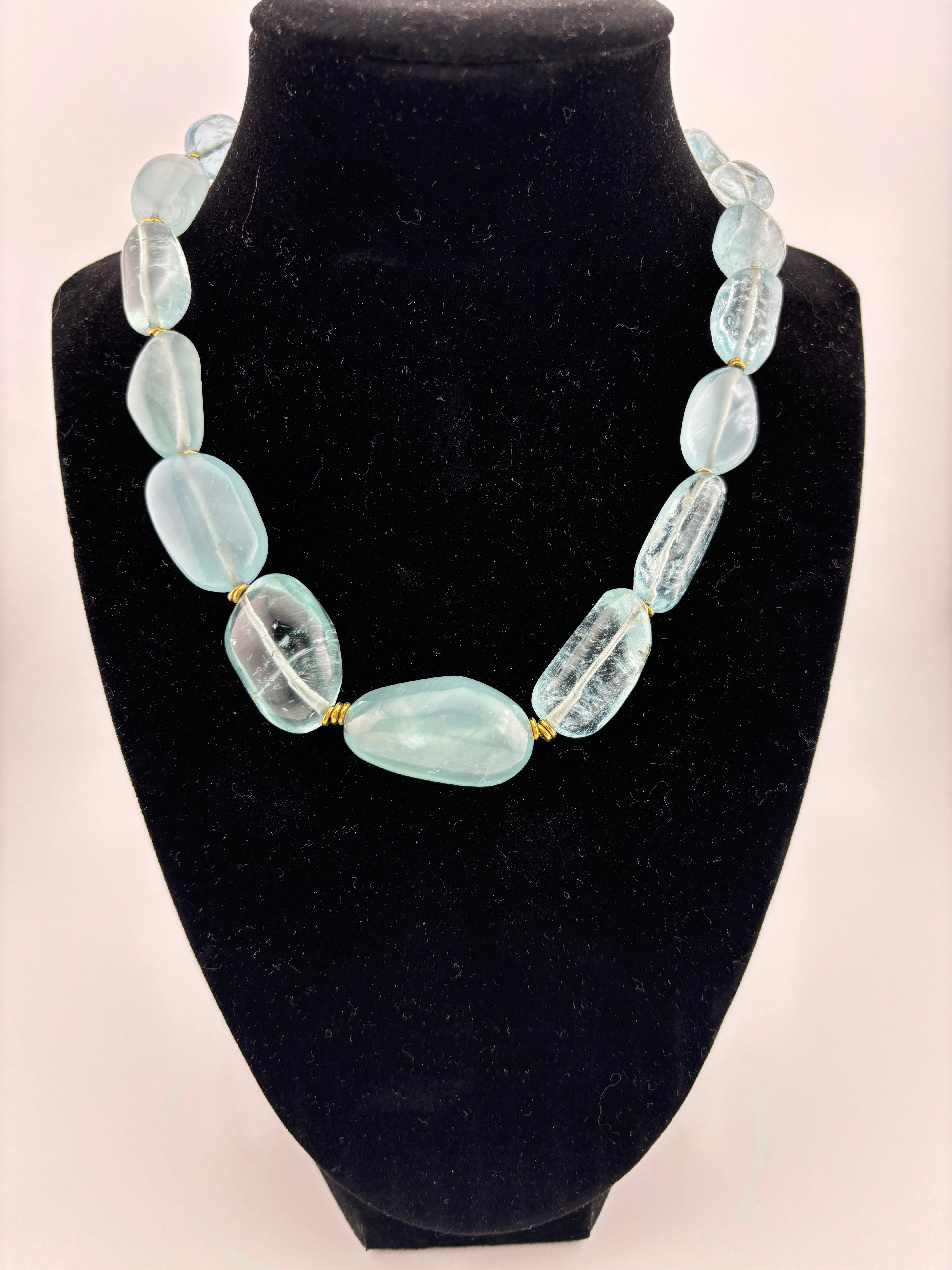 Collana con acquamarina cabochon e chiusura in oro 22k in vendita 8