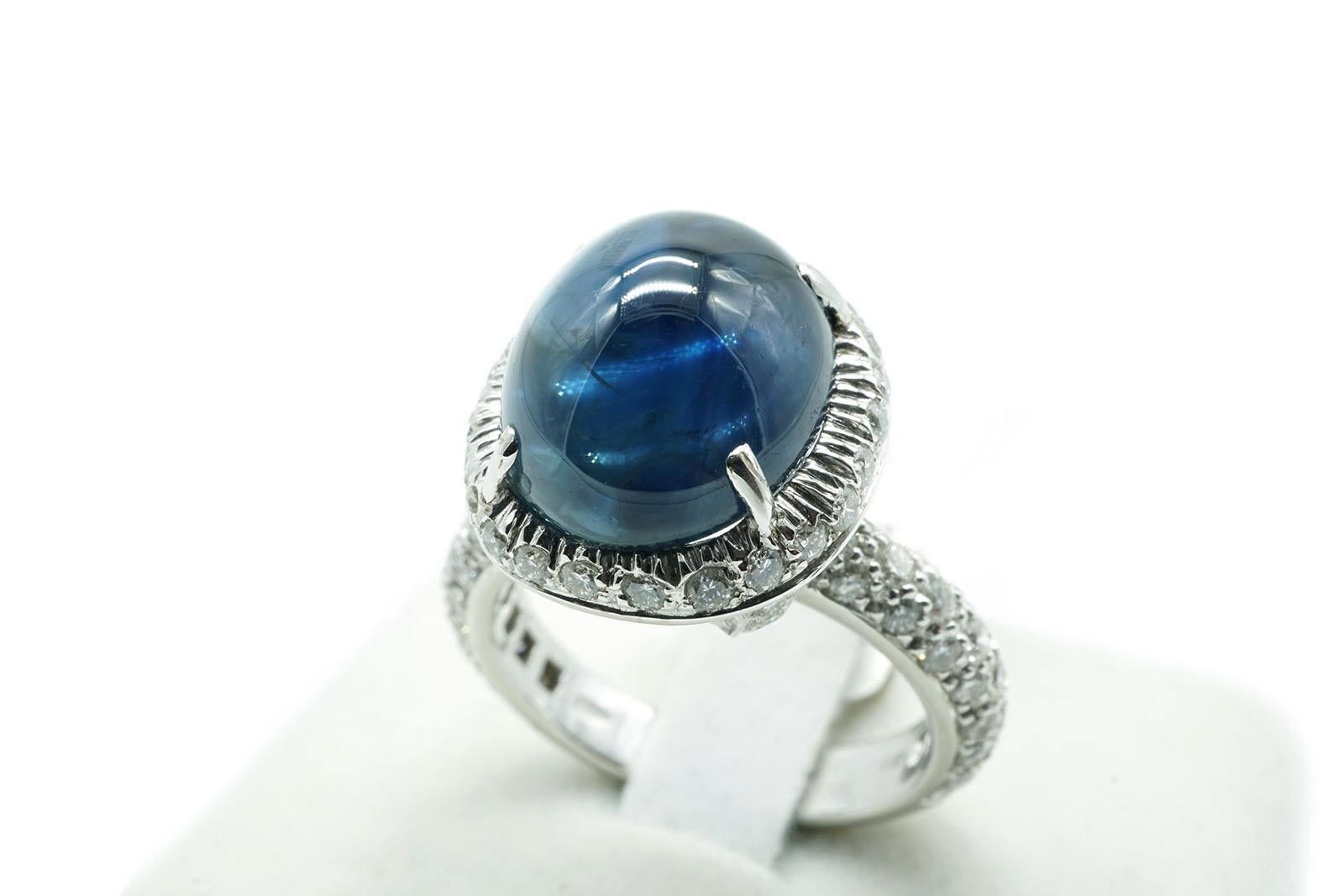 Women's or Men's Cabochon Blu Sapphire Ct 10.74 and Diamonds White Gold Dome Ring For Sale