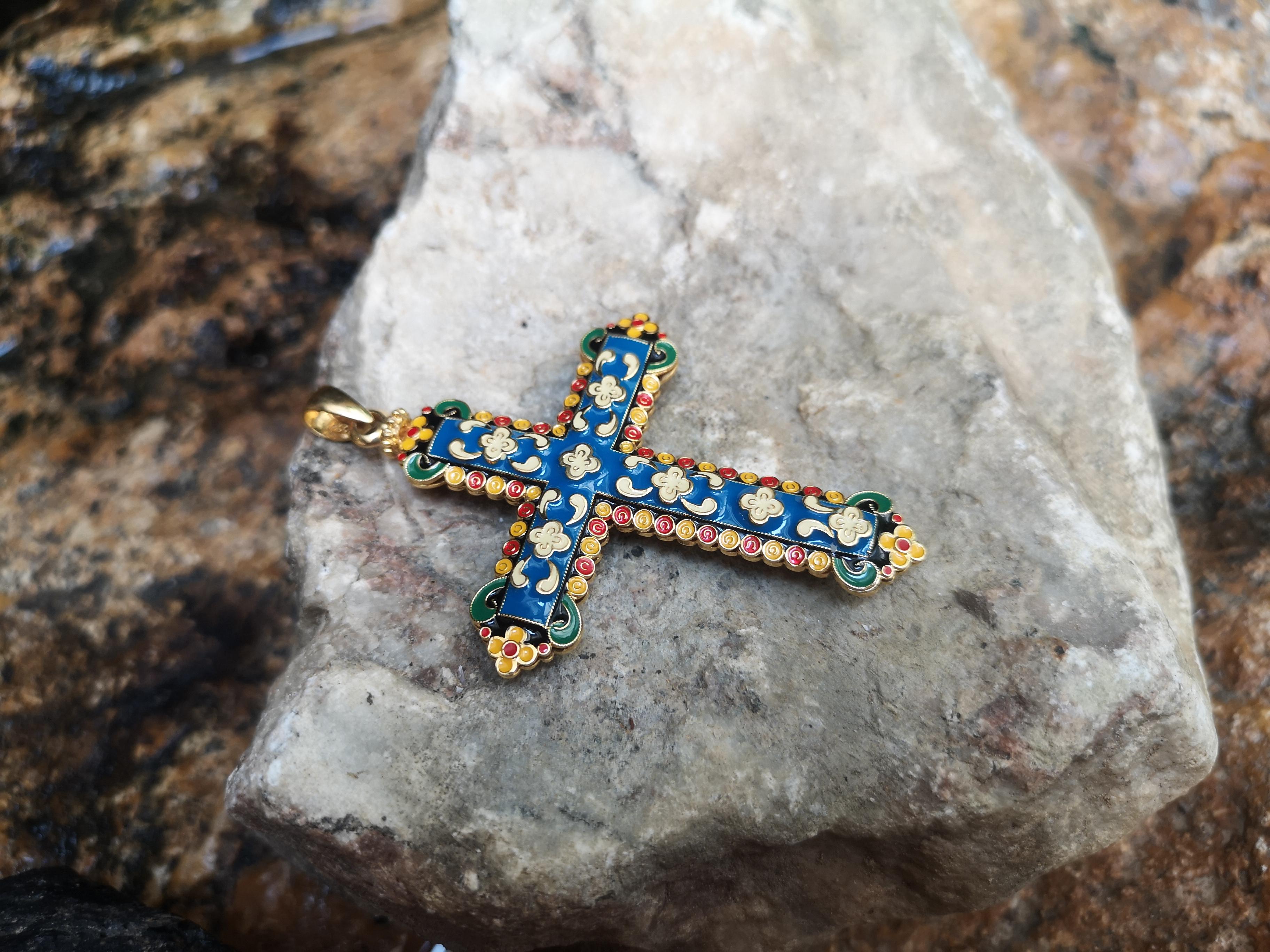 Cabochon Blue Sapphire Double Sided Cross Pendant Set in 18 Karat Gold Settings For Sale 3