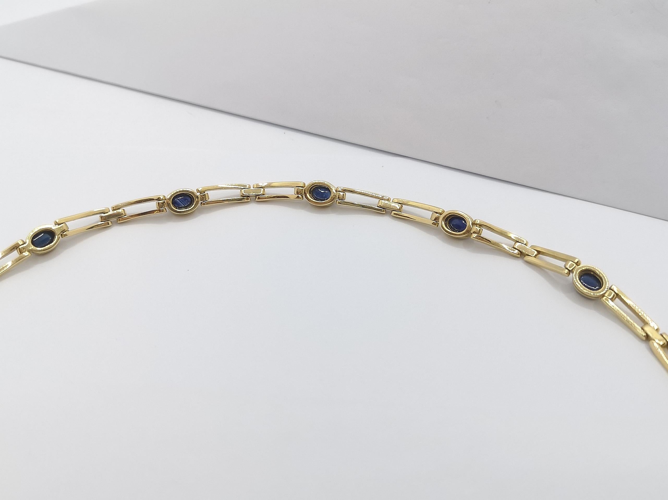 Cabochon Blue Sapphire Necklace Set in 18 Karat Gold Settings For Sale 6
