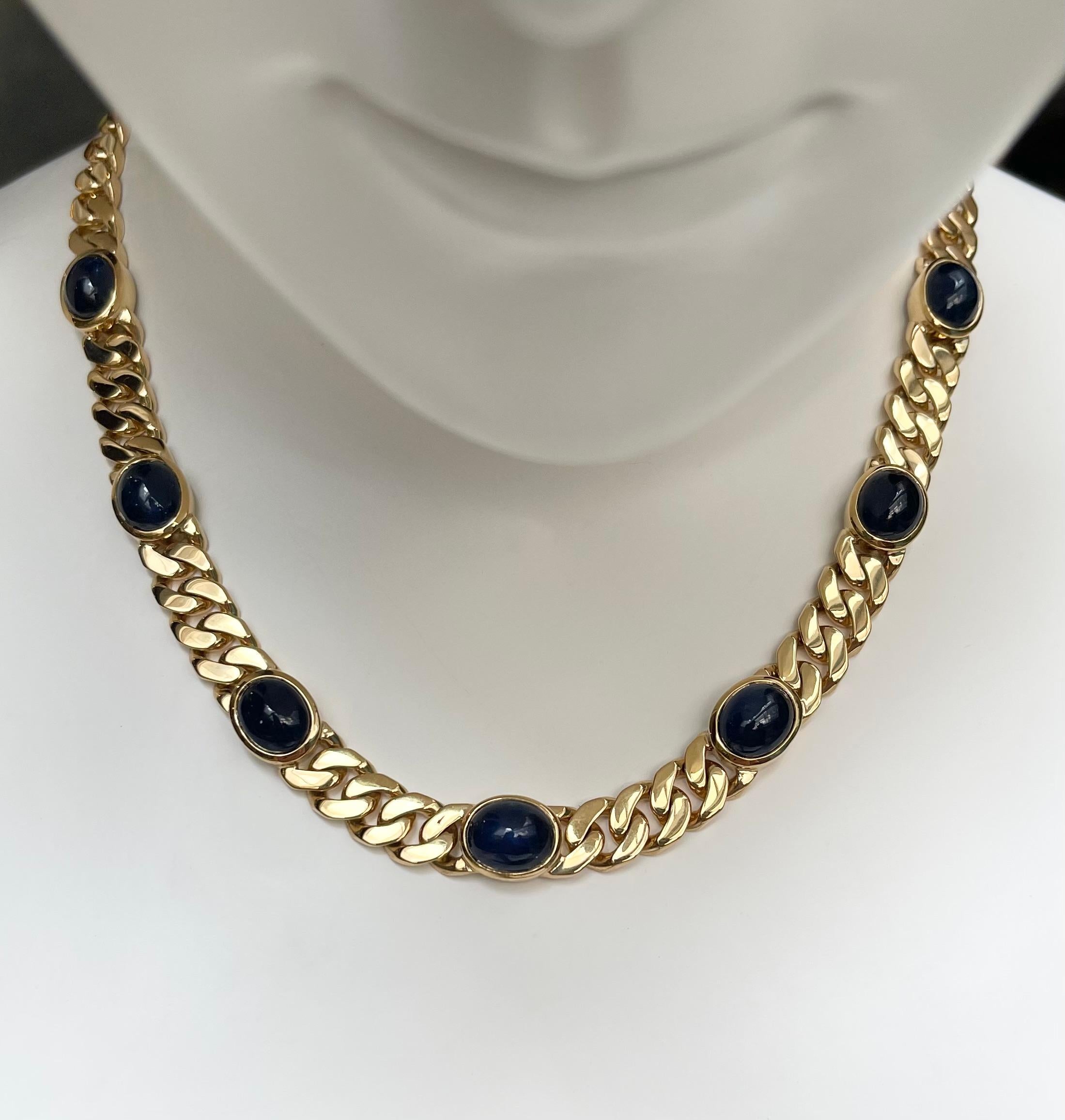Cabochon Blauer Saphir 33,57 Karat Halskette in 18K Goldfassung

Breite: 1.1 cm 
Länge: 43 cm
Gesamtgewicht: 95,29 Gramm

