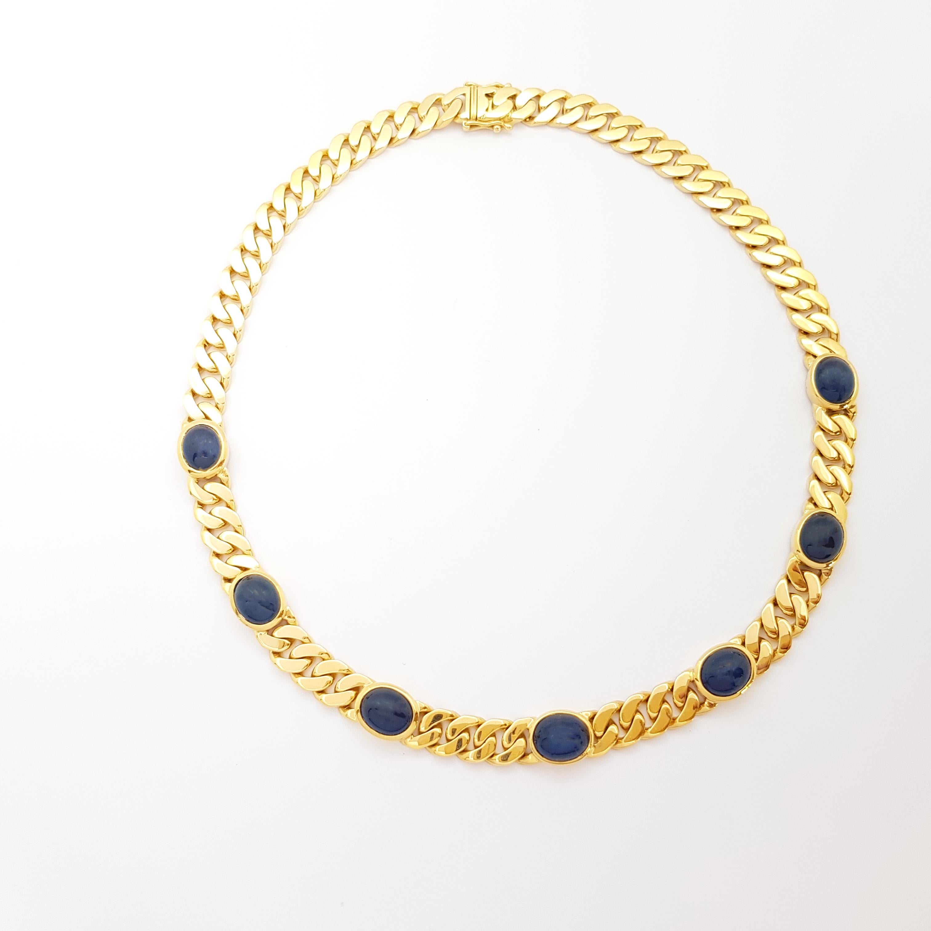 Contemporary Cabochon Blue Sapphire Necklace set in 18K Gold Settings For Sale