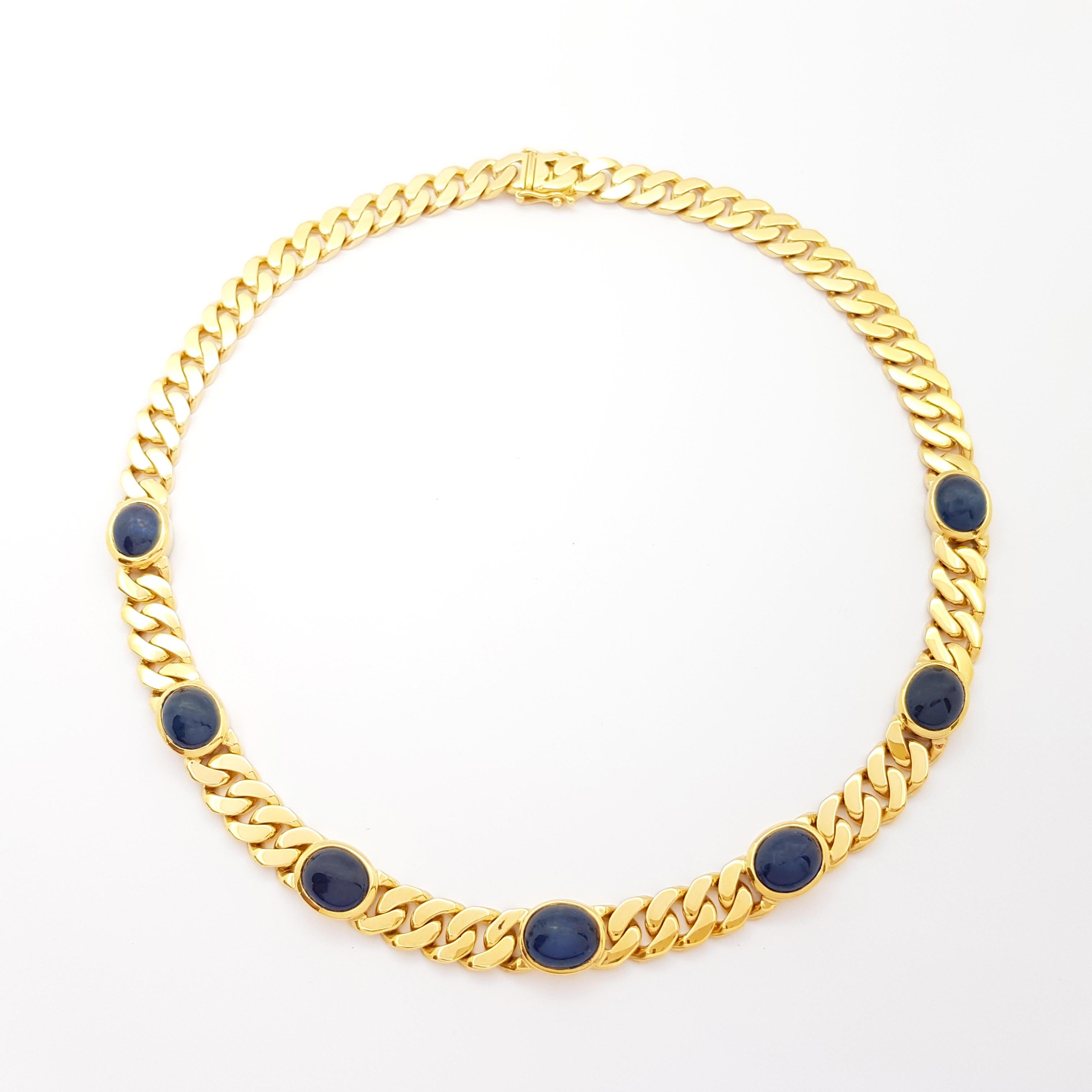 Cabochon Blue Sapphire Necklace set in 18K Gold Settings In New Condition For Sale In Bangkok, TH