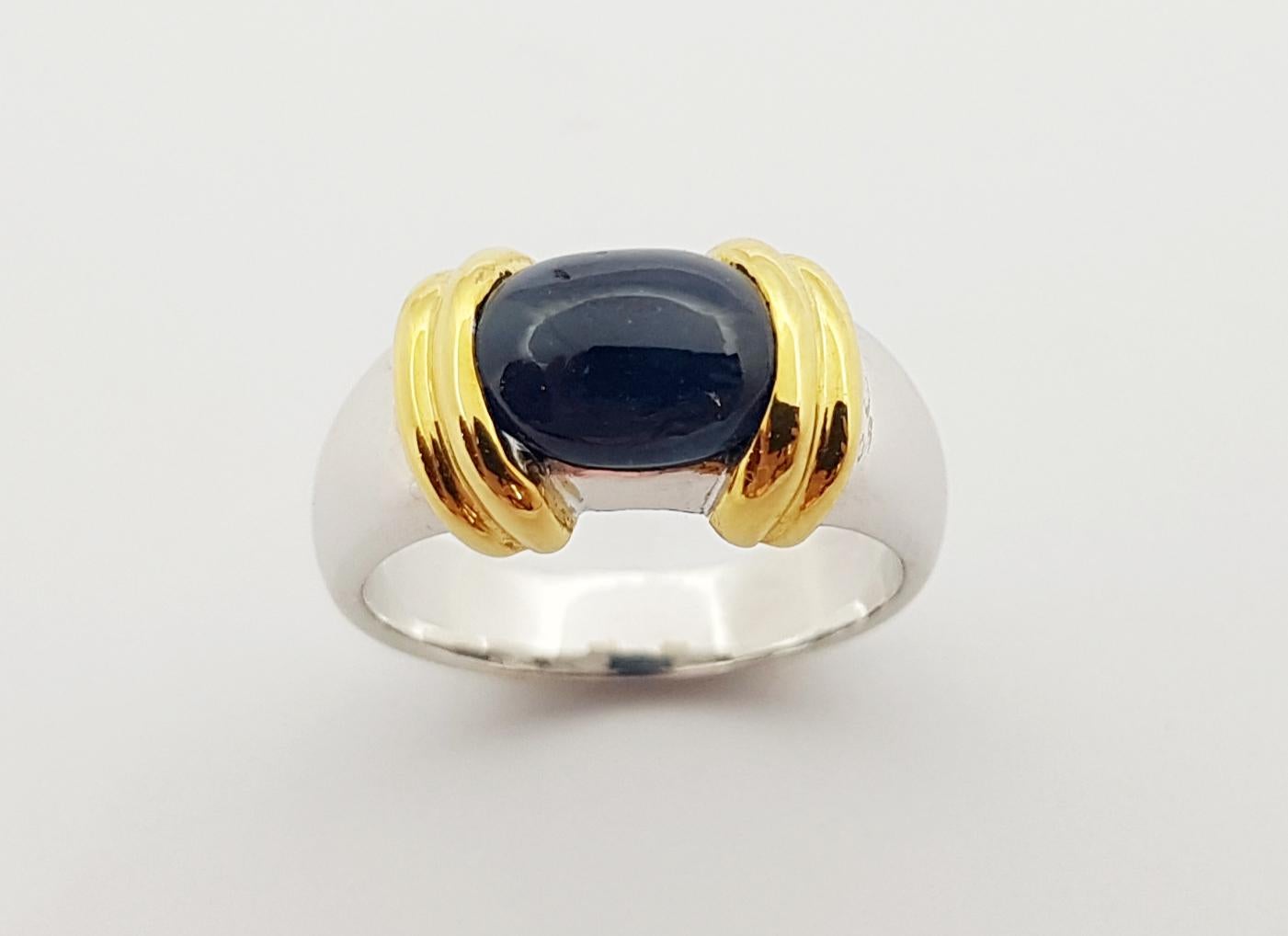 Cabochon Blue Sapphire Ring Set in 18 Karat White Gold Settings For Sale 3