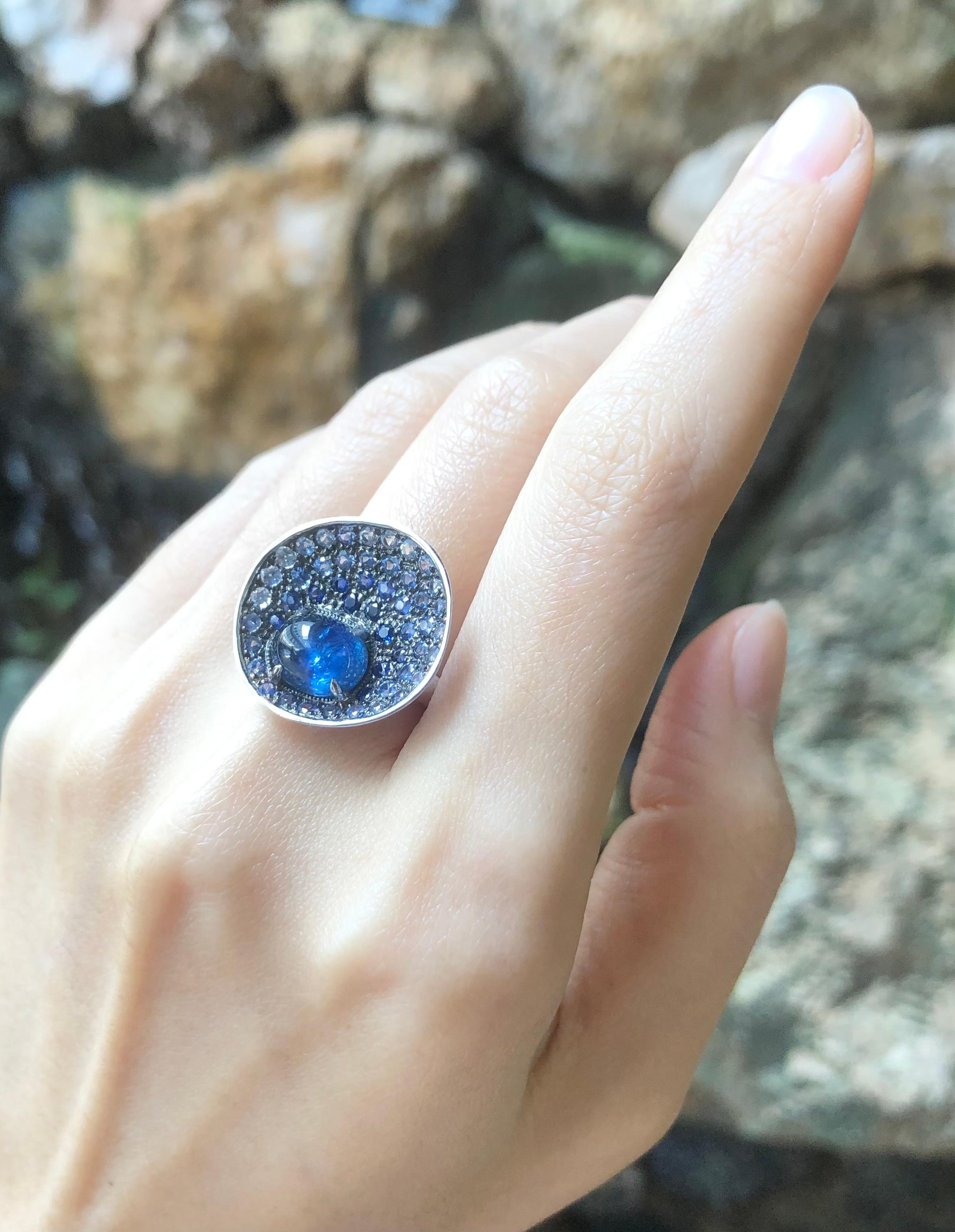 Cabochon Blue Sapphire with Blue Sapphire Rings Set in 18 Karat White Gold For Sale 1