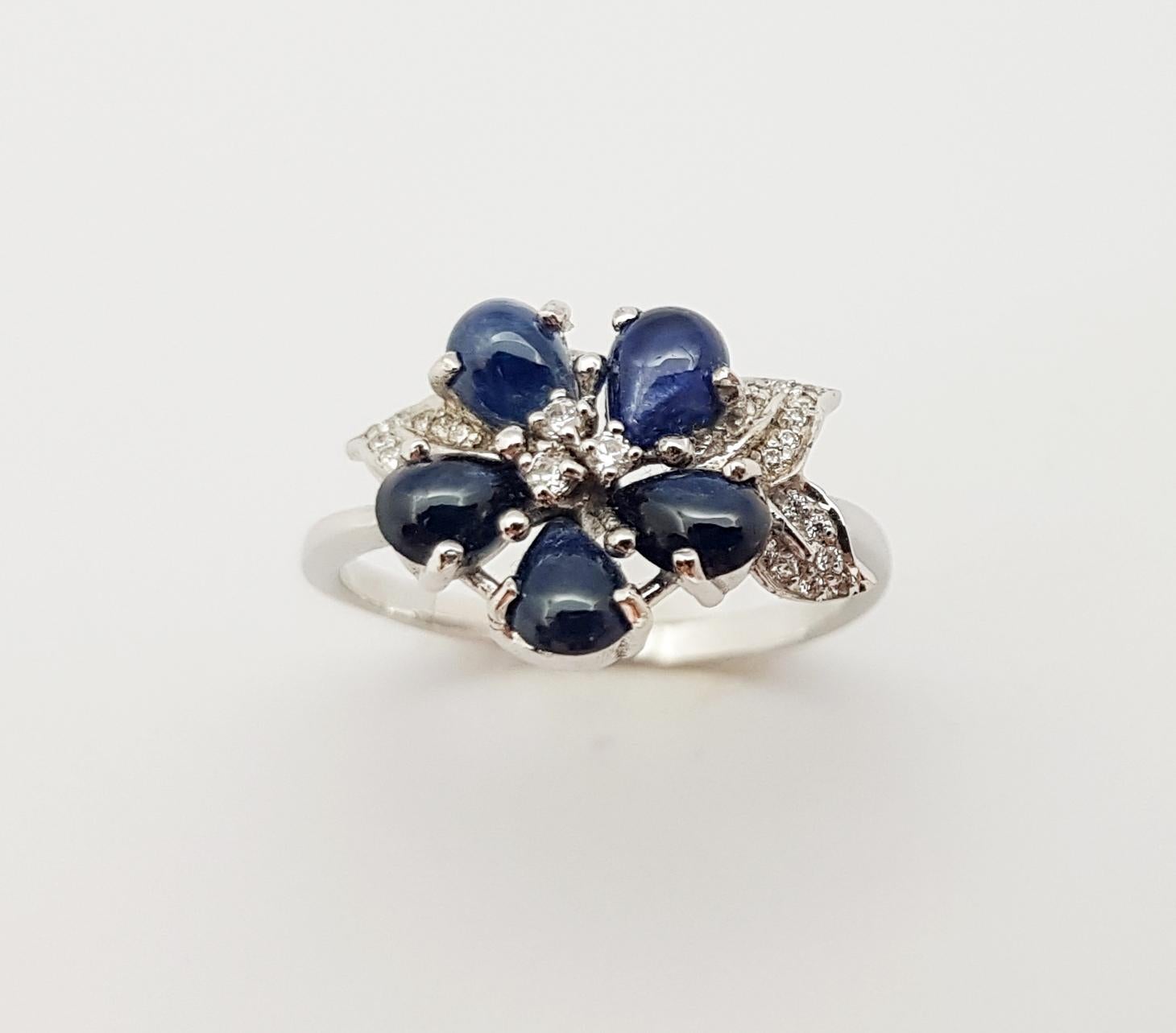 Cabochon Blue Sapphire with Cubic Zirconia Ring set in Silver Settings For Sale 6