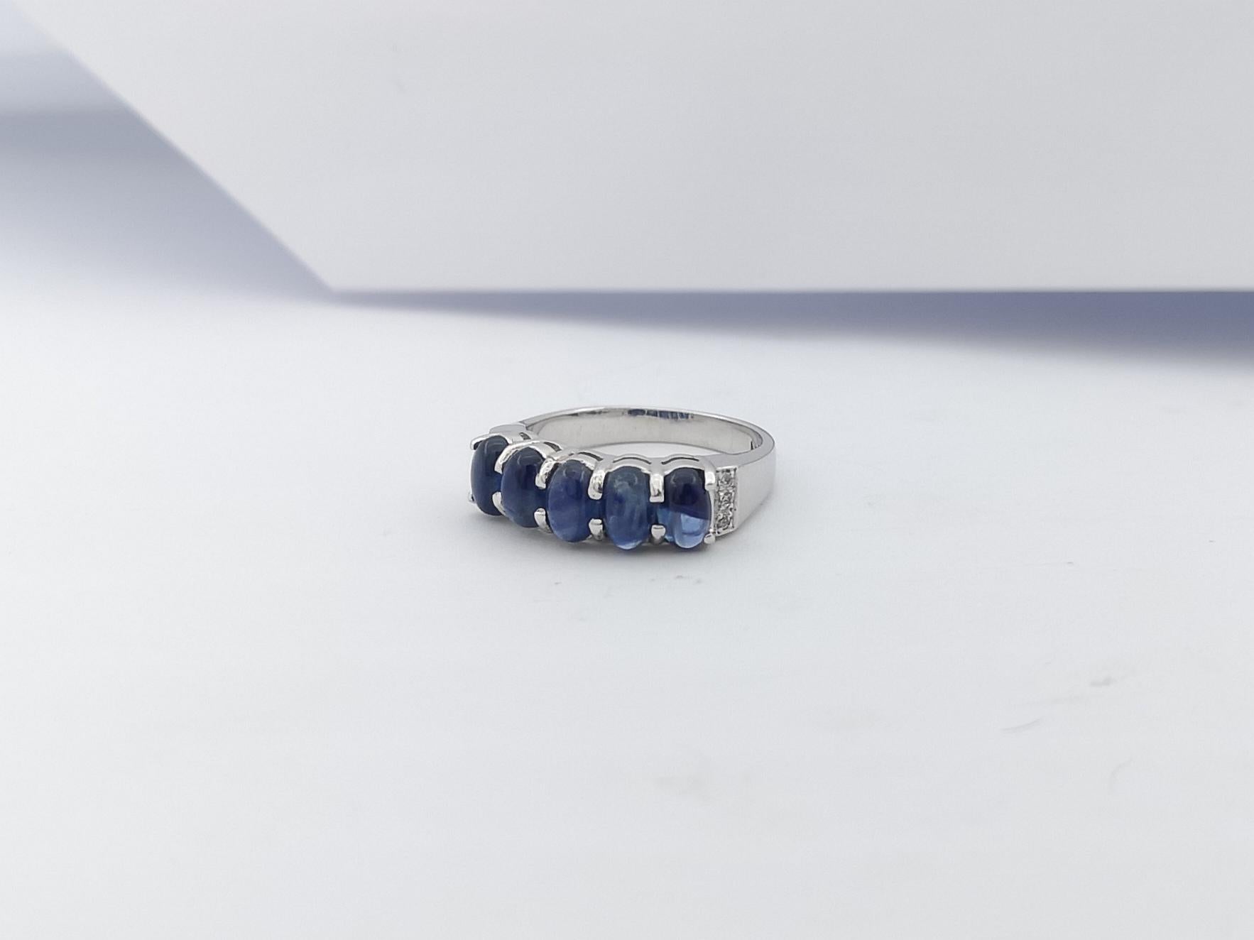 Cabochon Blue Sapphire with Cubic Zirconia Ring set in Silver Settings For Sale 4
