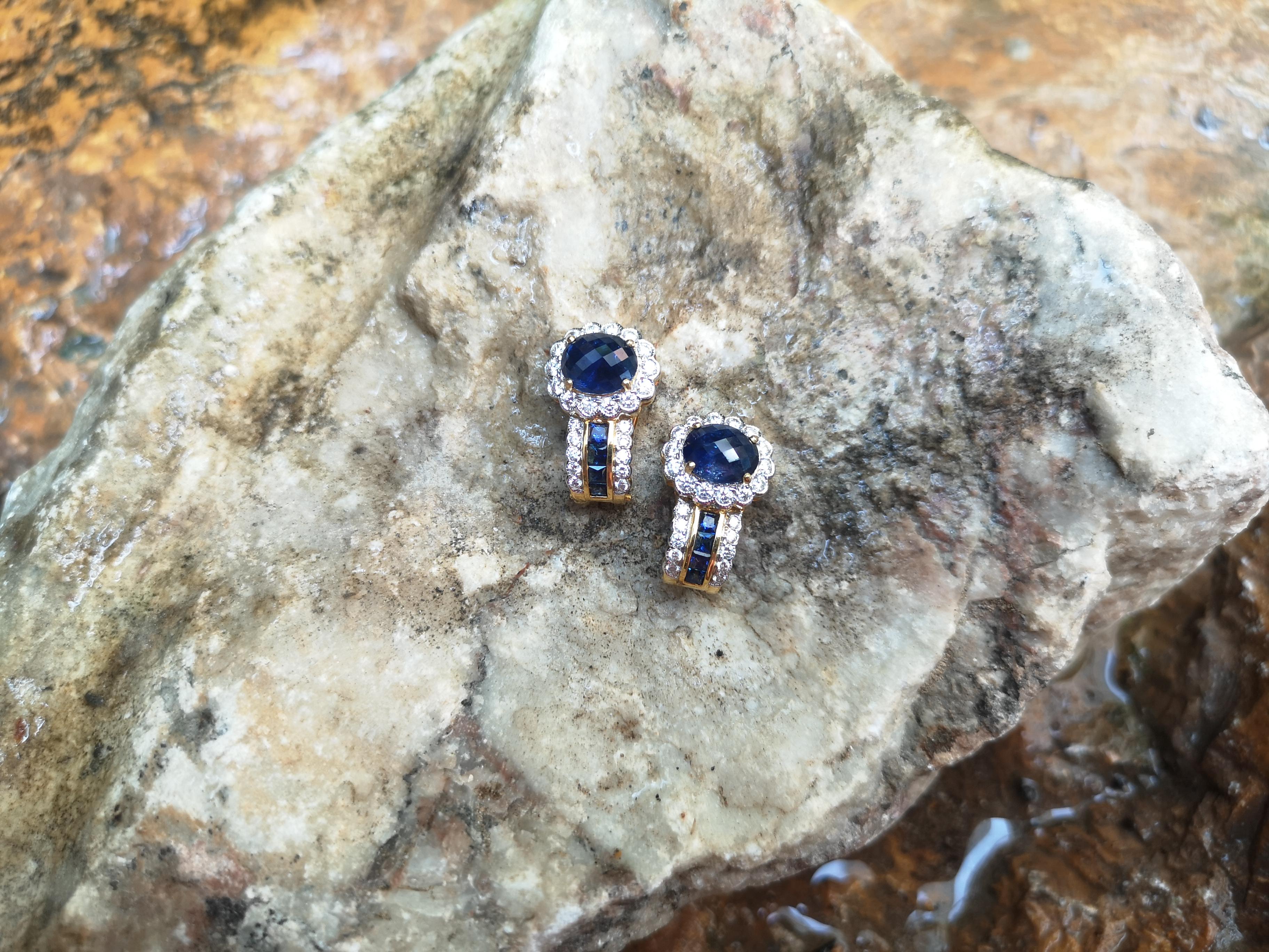 Cabochon Blue Sapphire with Diamond and Blue Sapphire Earrings in 18 Karat Gold In New Condition For Sale In Bangkok, TH