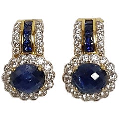 Pendientes de Zafiro Azul Cabujón con Diamante y Zafiro Azul en Oro de 18 Kilates