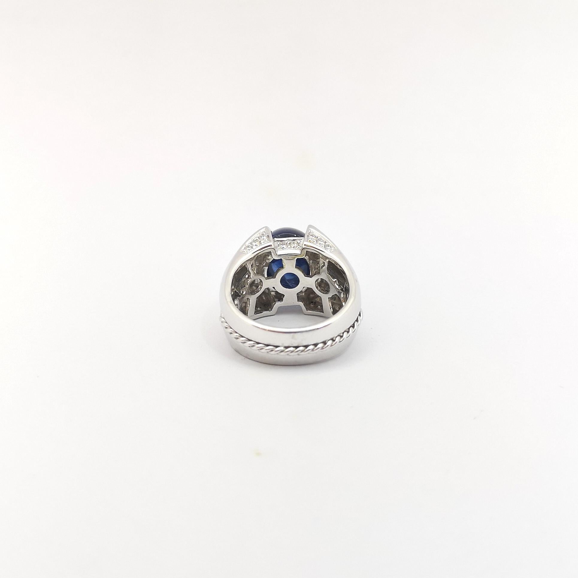 Cabochon Blauer Saphir mit Diamantring in 18K Weißgoldfassung im Angebot 5