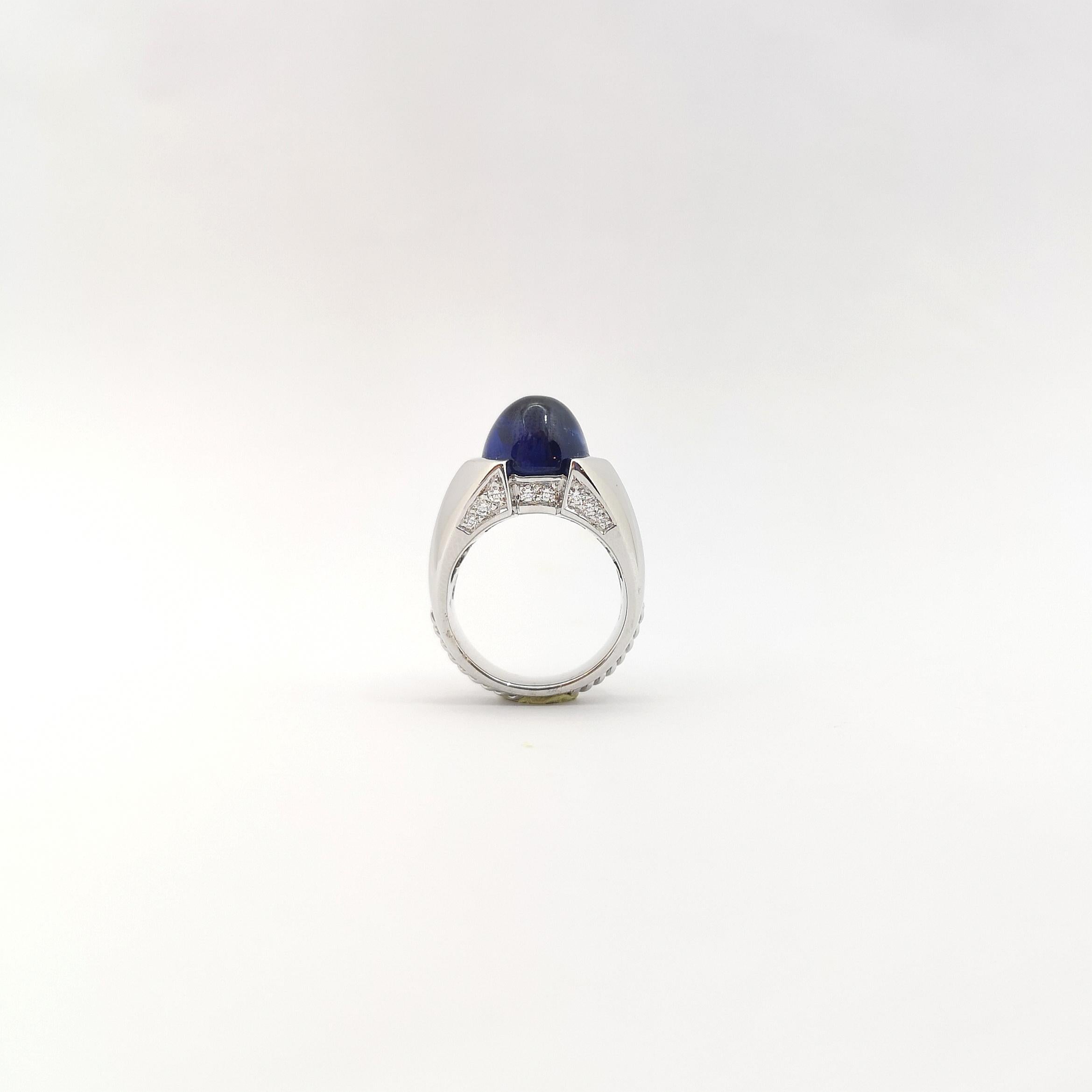 Cabochon Blauer Saphir mit Diamantring in 18K Weißgoldfassung im Angebot 7