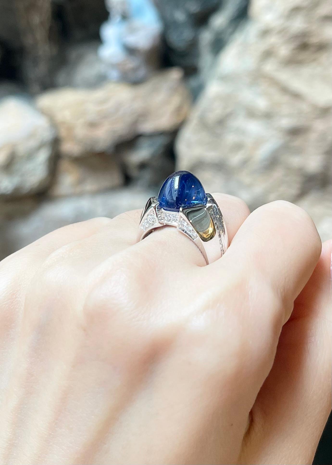 Cabochon Blauer Saphir mit Diamantring in 18K Weißgoldfassung im Angebot 1