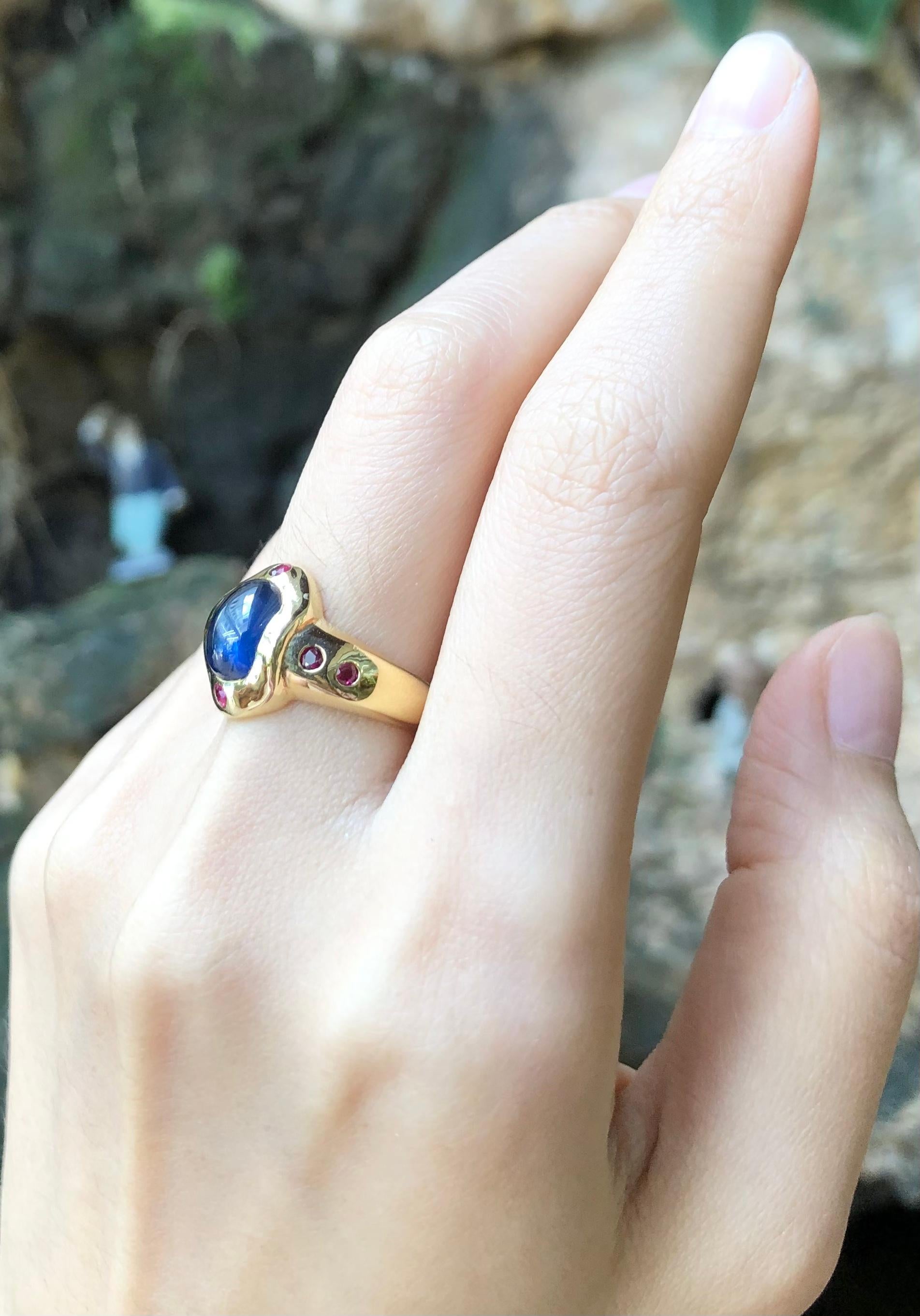 Cabochon Blue Sapphire with Ruby Ring Set in 18 Karat Gold Settings 1