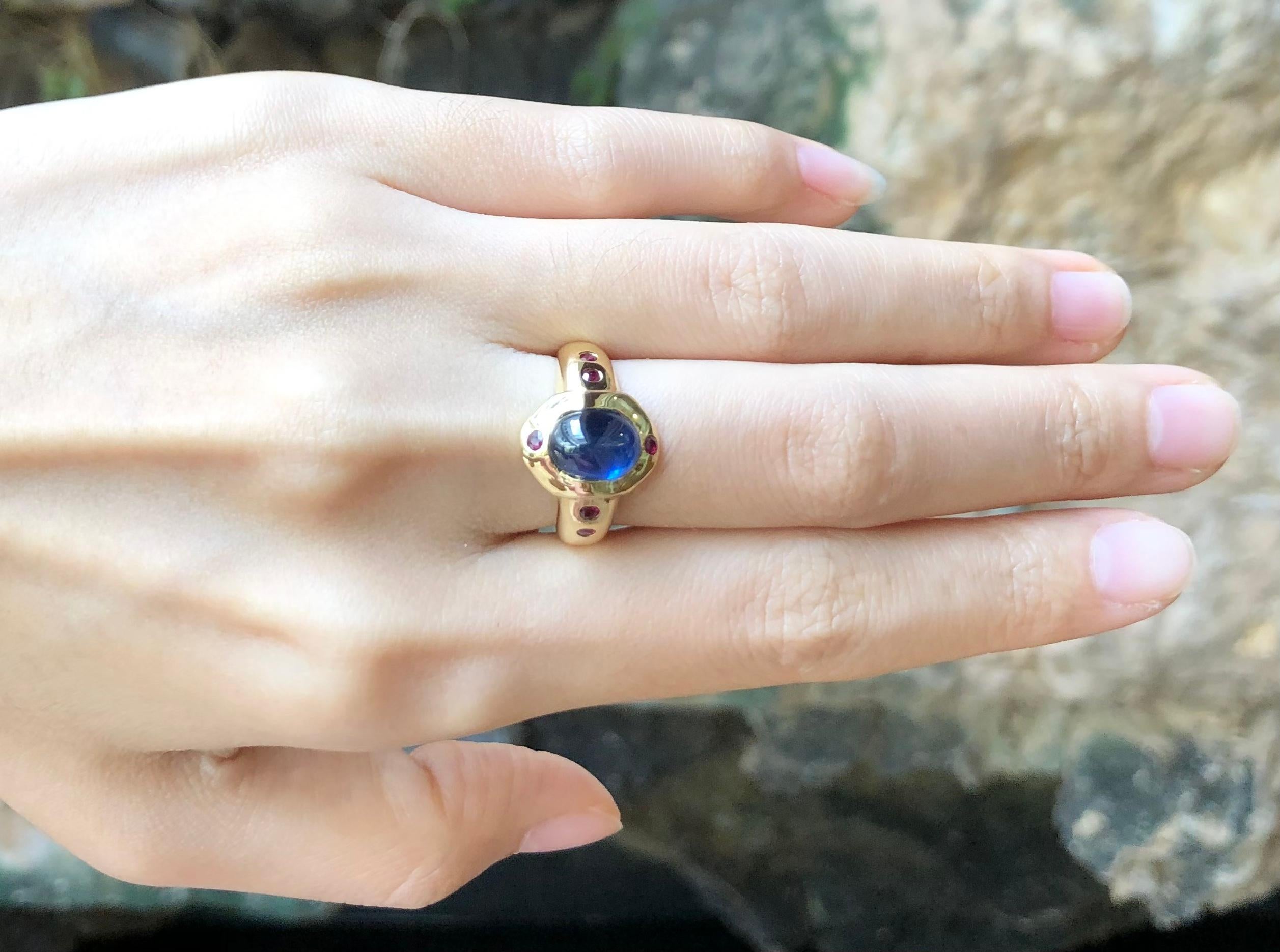 Cabochon Blue Sapphire with Ruby Ring Set in 18 Karat Gold Settings 2