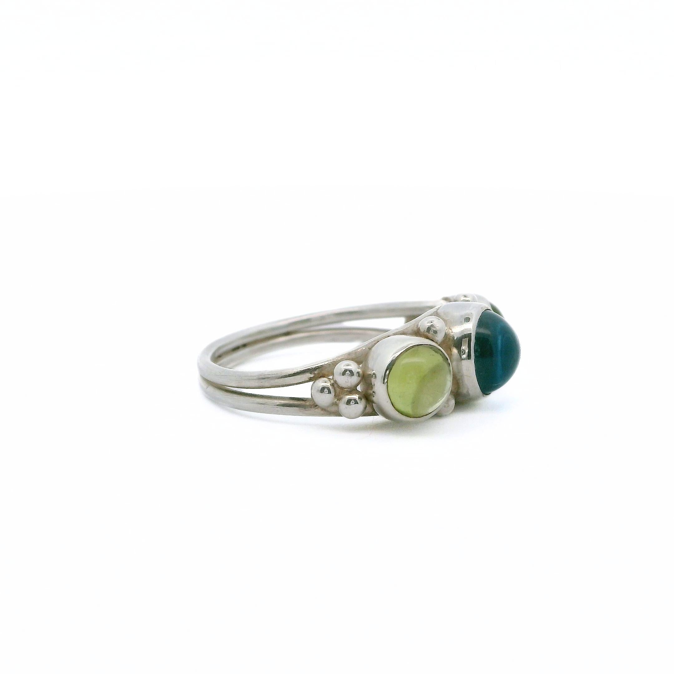Cabochon Blue Topaz Peridot Silver 3-stone Cocktail Ring, Lynn Kathyrn Miller In New Condition For Sale In San Jose, CA
