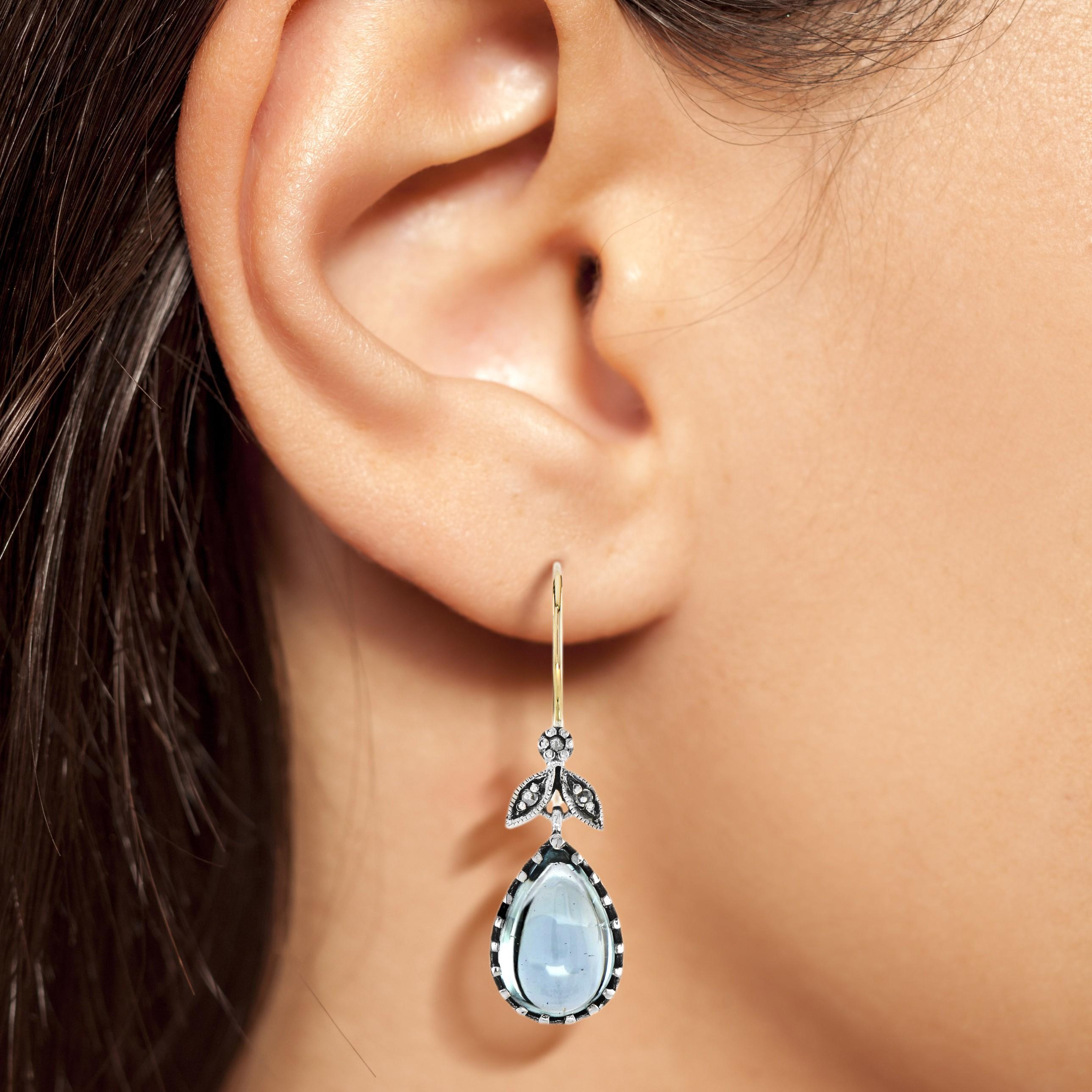 Cabochon Blue Topaz Rose Cut Diamond Vintage Style Ohrringe in 9K Gold baumeln im Zustand „Neu“ im Angebot in Bangkok, TH