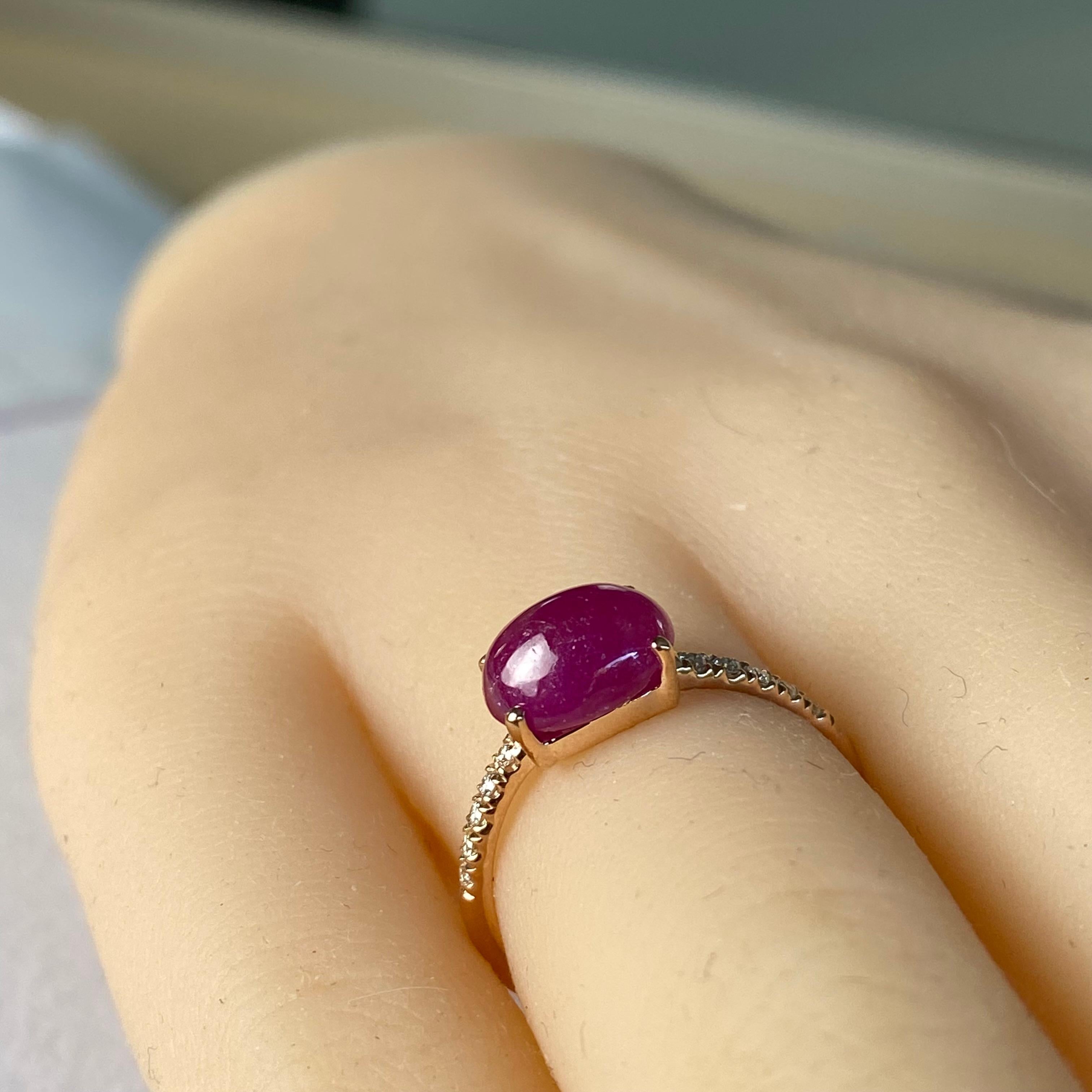 Contemporary Cabochon Burma Ruby 2.80 Carat Diamond 0.25 Carat Rose Gold Cocktail Ring For Sale