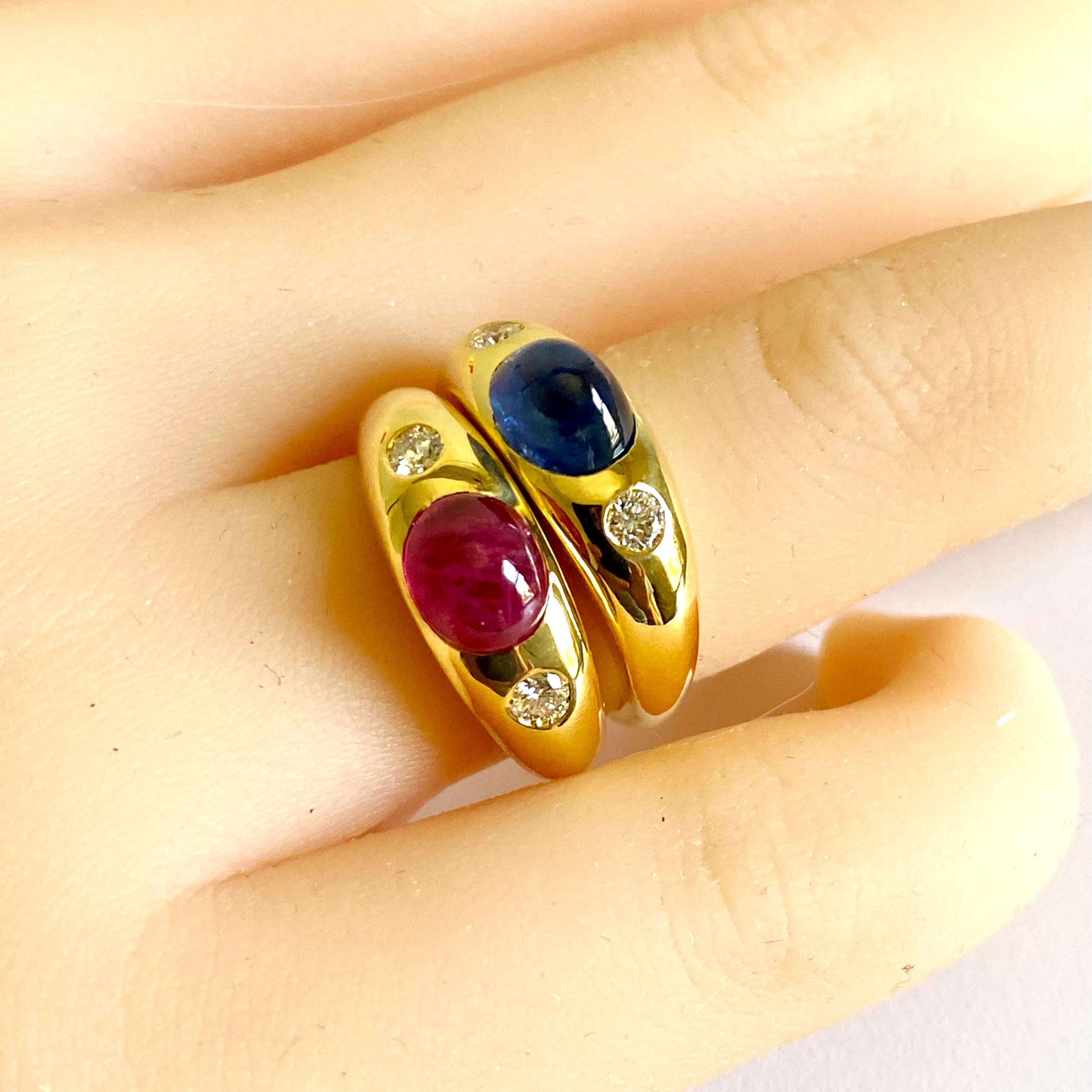 Cabochon Burma Ruby Diamond 2.30 Carat 18 Karat Yellow Gold 3 Stone Ring For Sale 1