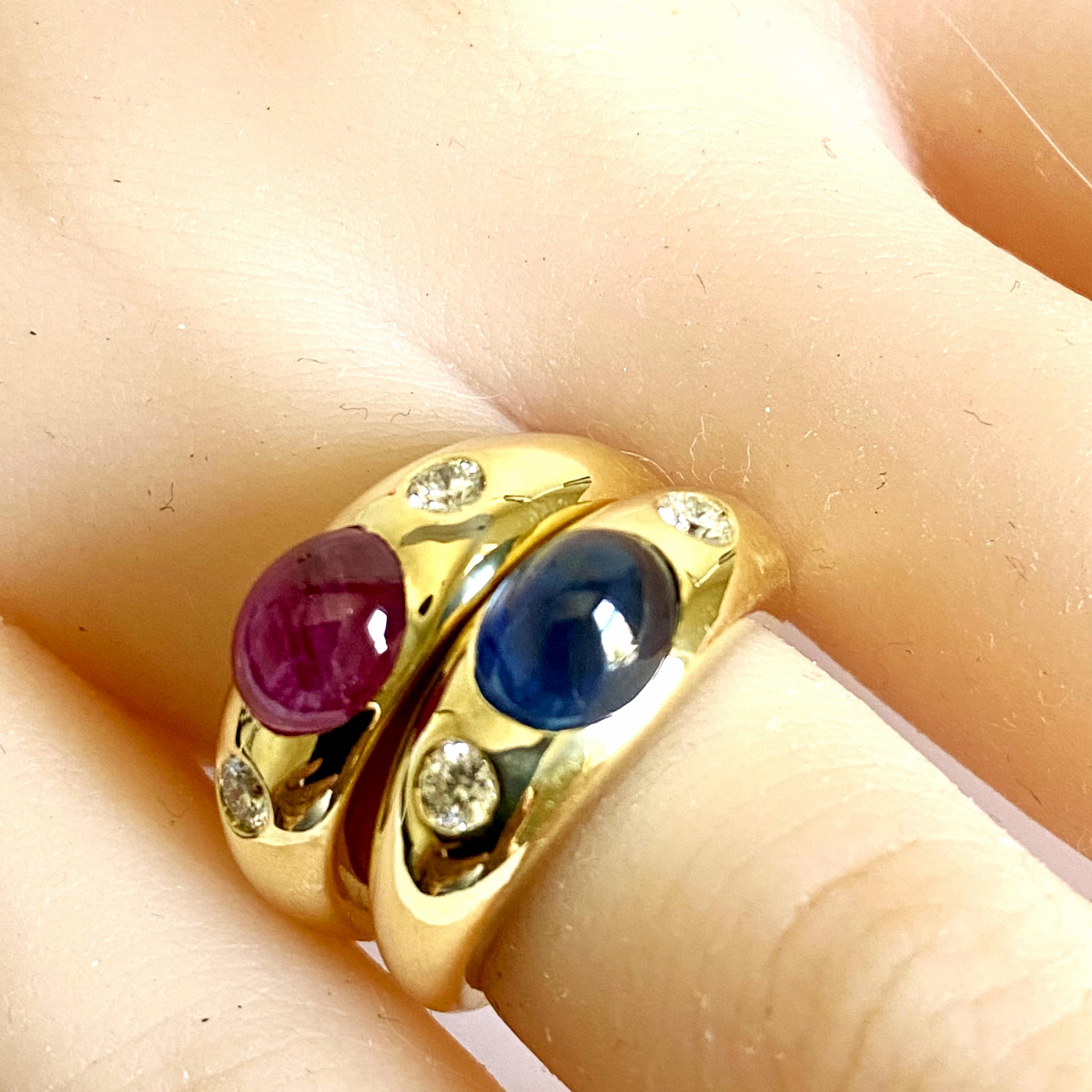 Cabochon Burma Ruby Diamond 2.30 Carat 18 Karat Yellow Gold 3 Stone Ring For Sale 2