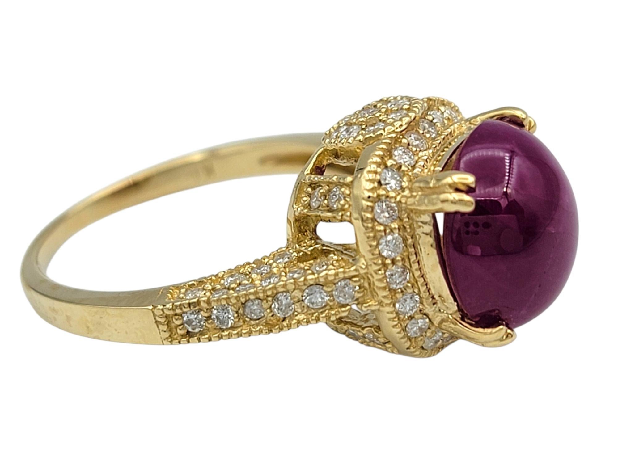 Cabochon Burmese Ruby and Diamond Halo Cocktail Ring in 14 Karat Yellow Gold In condizioni buone in vendita a Scottsdale, AZ