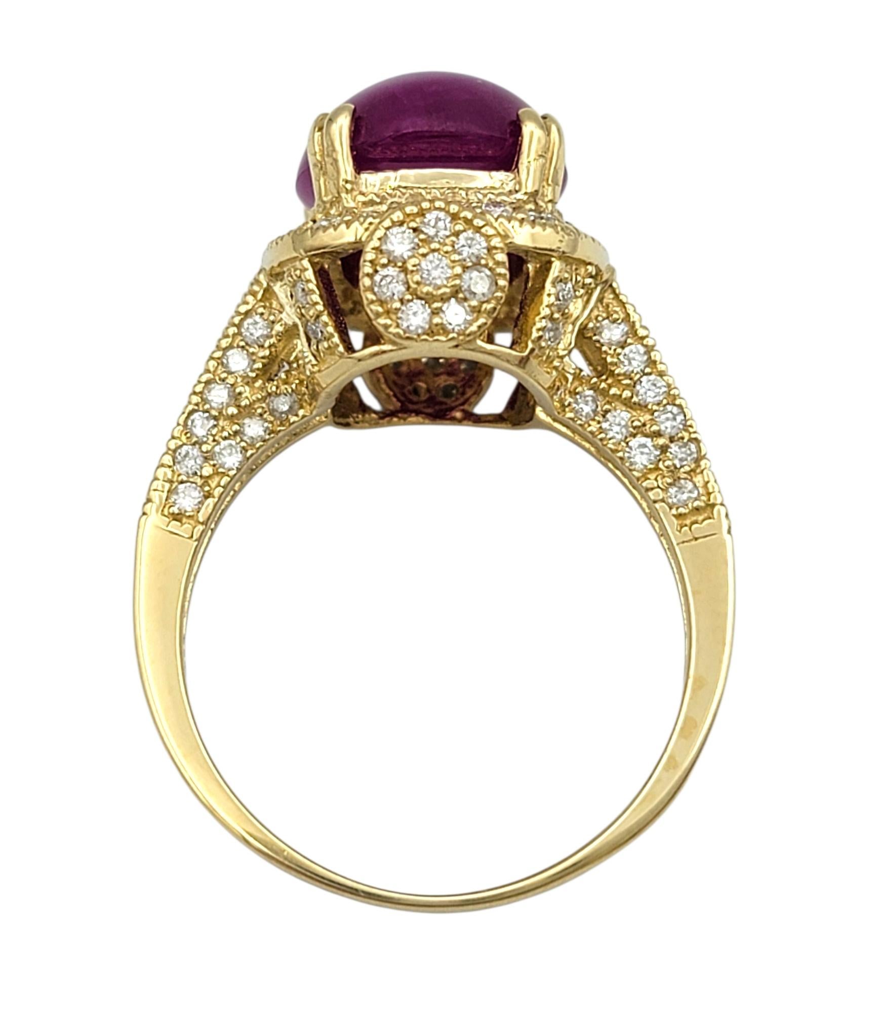 Cabochon Burmese Ruby and Diamond Halo Cocktail Ring in 14 Karat Yellow Gold in vendita 2