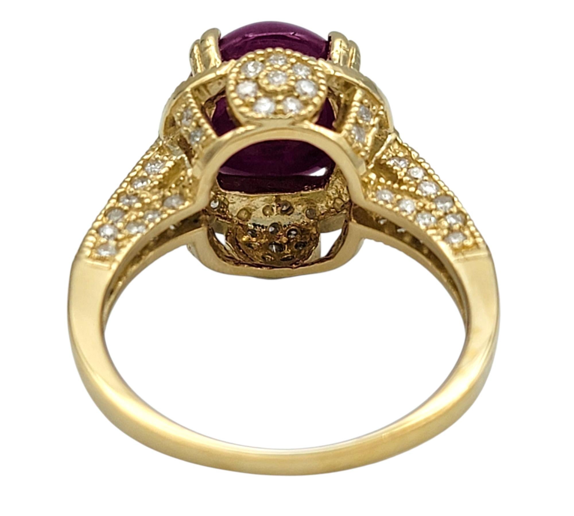Cabochon Burmese Ruby and Diamond Halo Cocktail Ring in 14 Karat Yellow Gold in vendita 3