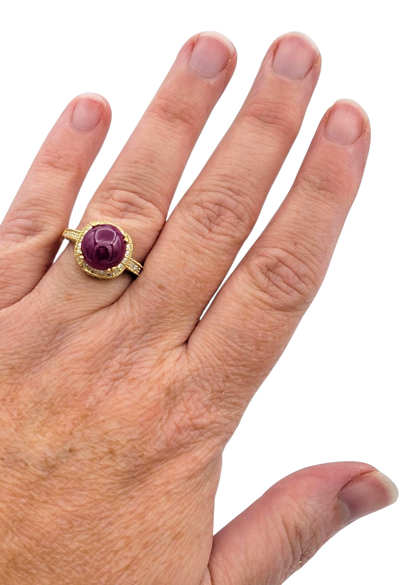 Cabochon Burmese Ruby and Diamond Halo Cocktail Ring in 14 Karat Yellow Gold in vendita 4