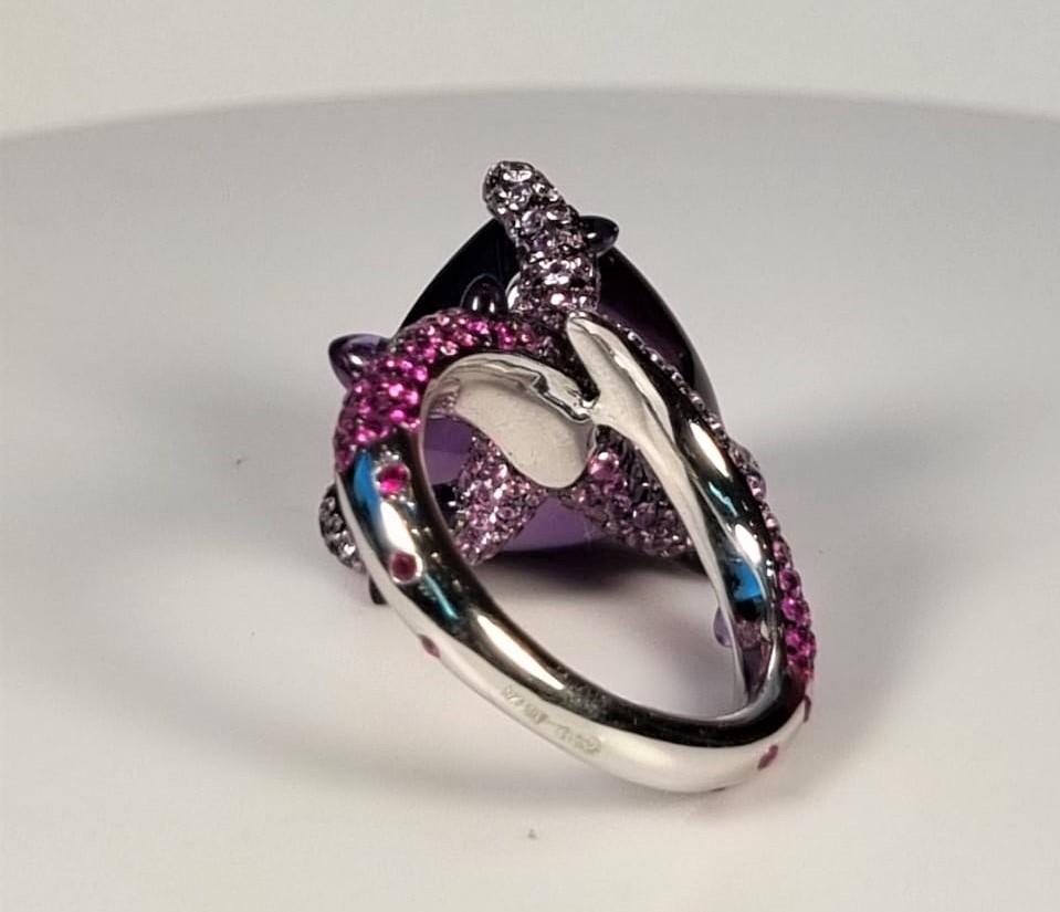 Cabochon Central Amethyst with Pink Sapphires Ring in 18k Gold In New Condition For Sale In Bilbao, ES