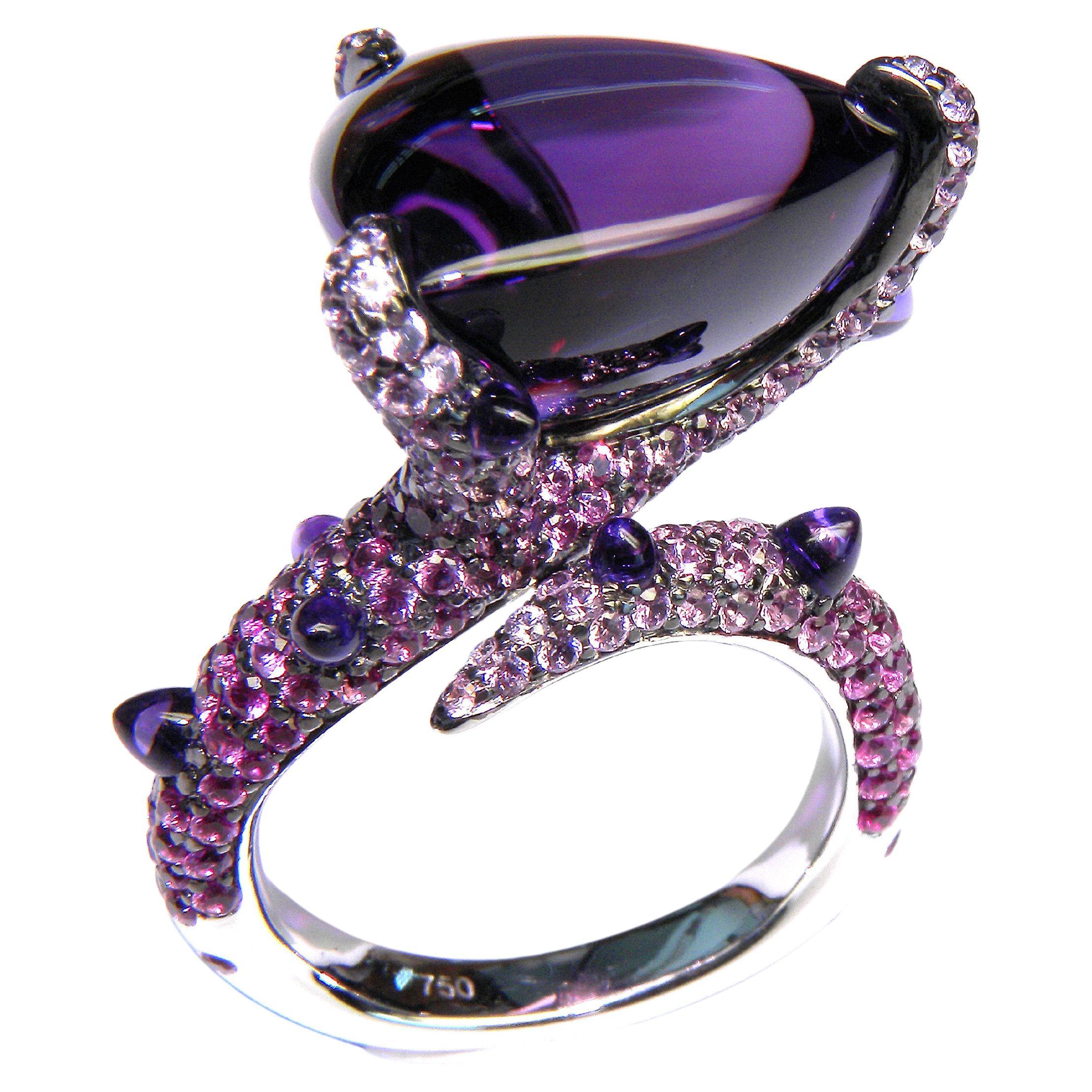 Cabochon Central Amethyst with Pink Sapphires Ring in 18k Gold For Sale