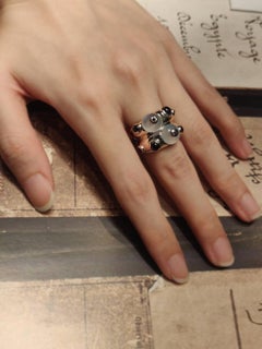 Cabochon Chalcedony and Sapphire 18 Karat White Gold Double Convex Ring