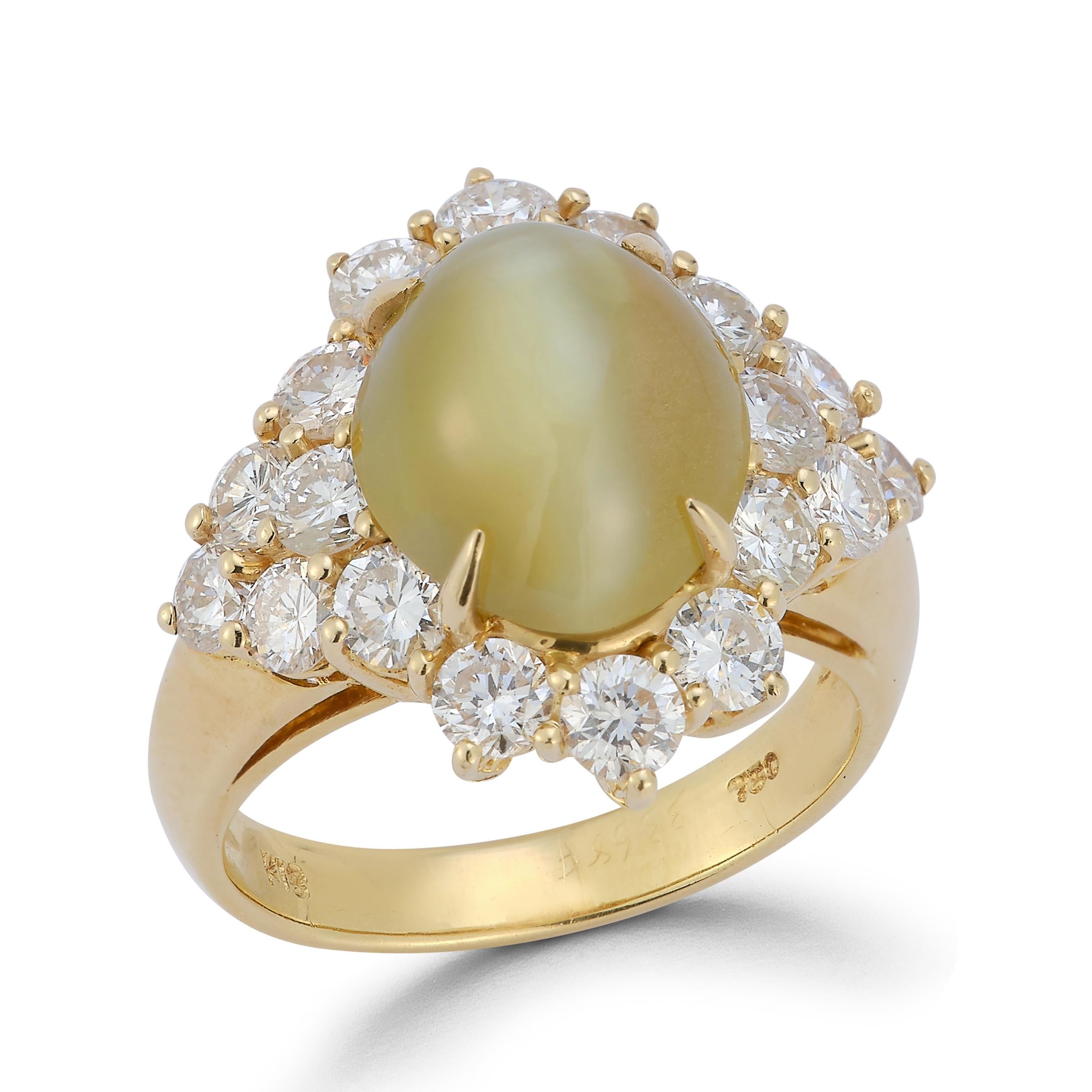 Cabochon Chrysoberyl Cats Eye & Diamond Ring 
18K Yellow Gold 
Ring size: 6.75
Re-sizable free of charge 
