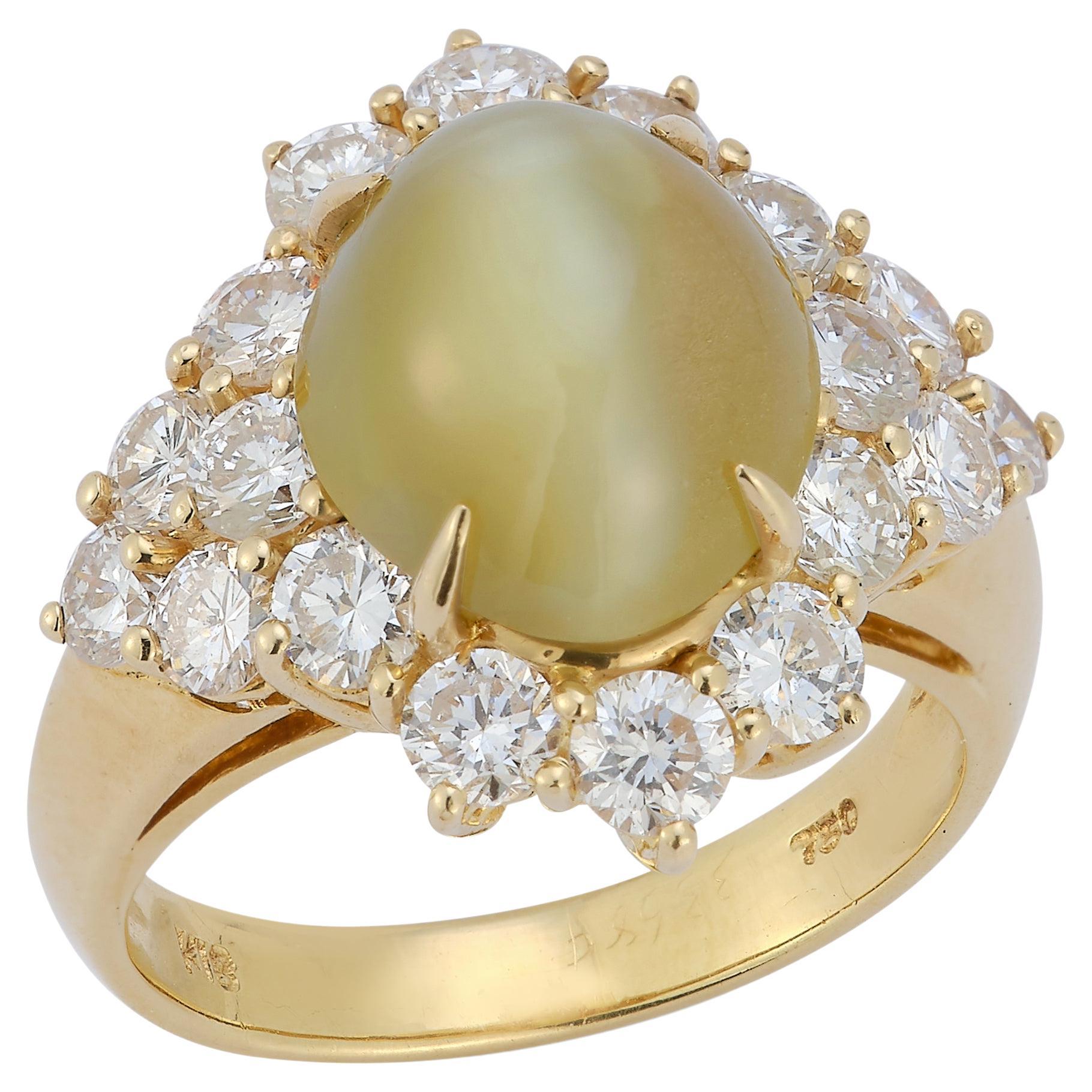 Ring mit Katzenauge aus Chrysoberyll und Diamant im Cabochon-Schliff