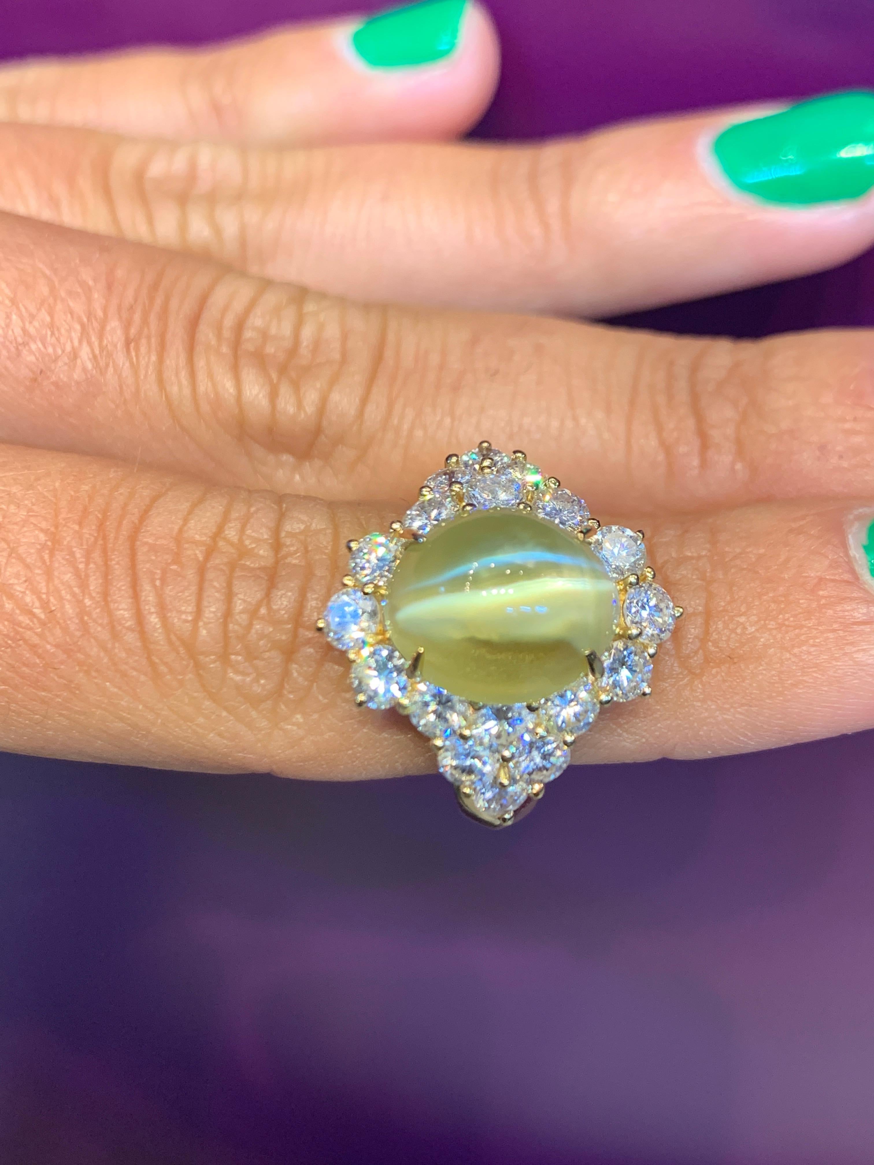 Cabochon Chrysoberyl Cats Eye and Diamond Ring For Sale 3