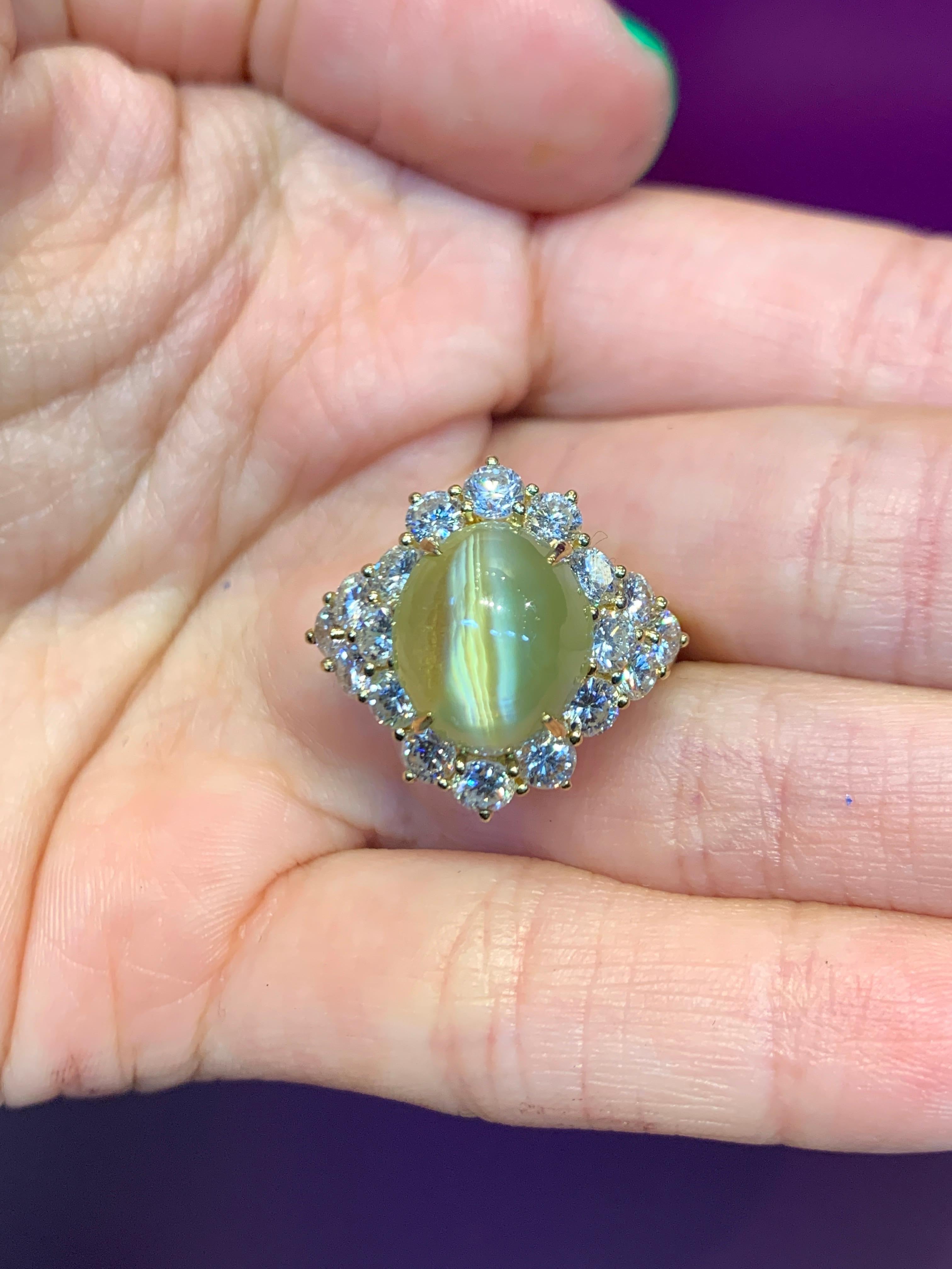 Cabochon Chrysoberyl Cats Eye and Diamond Ring For Sale 4