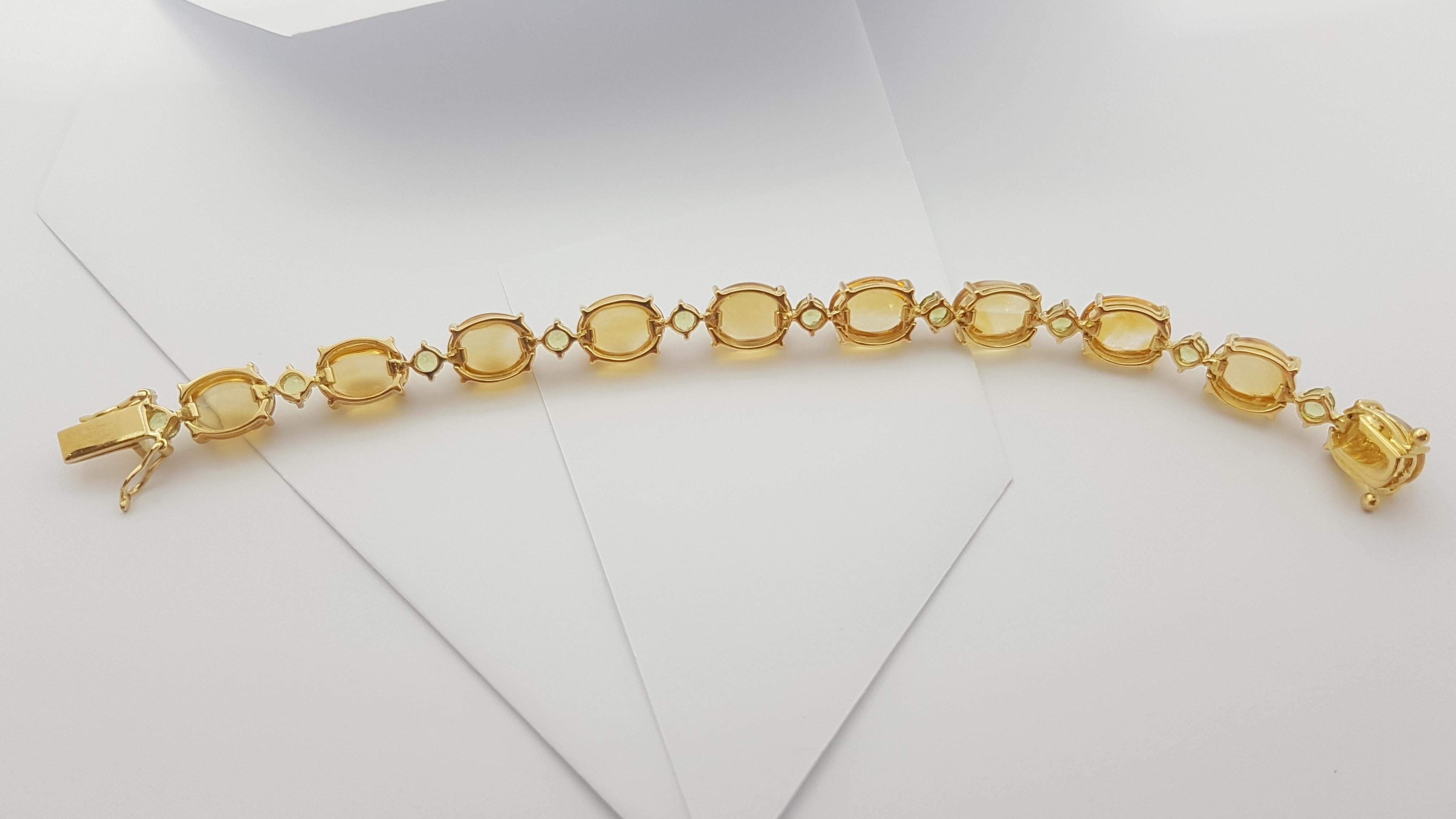 Cabochon Citrine with Peridot Bracelet set in 18 Karat Gold Settings For Sale 5