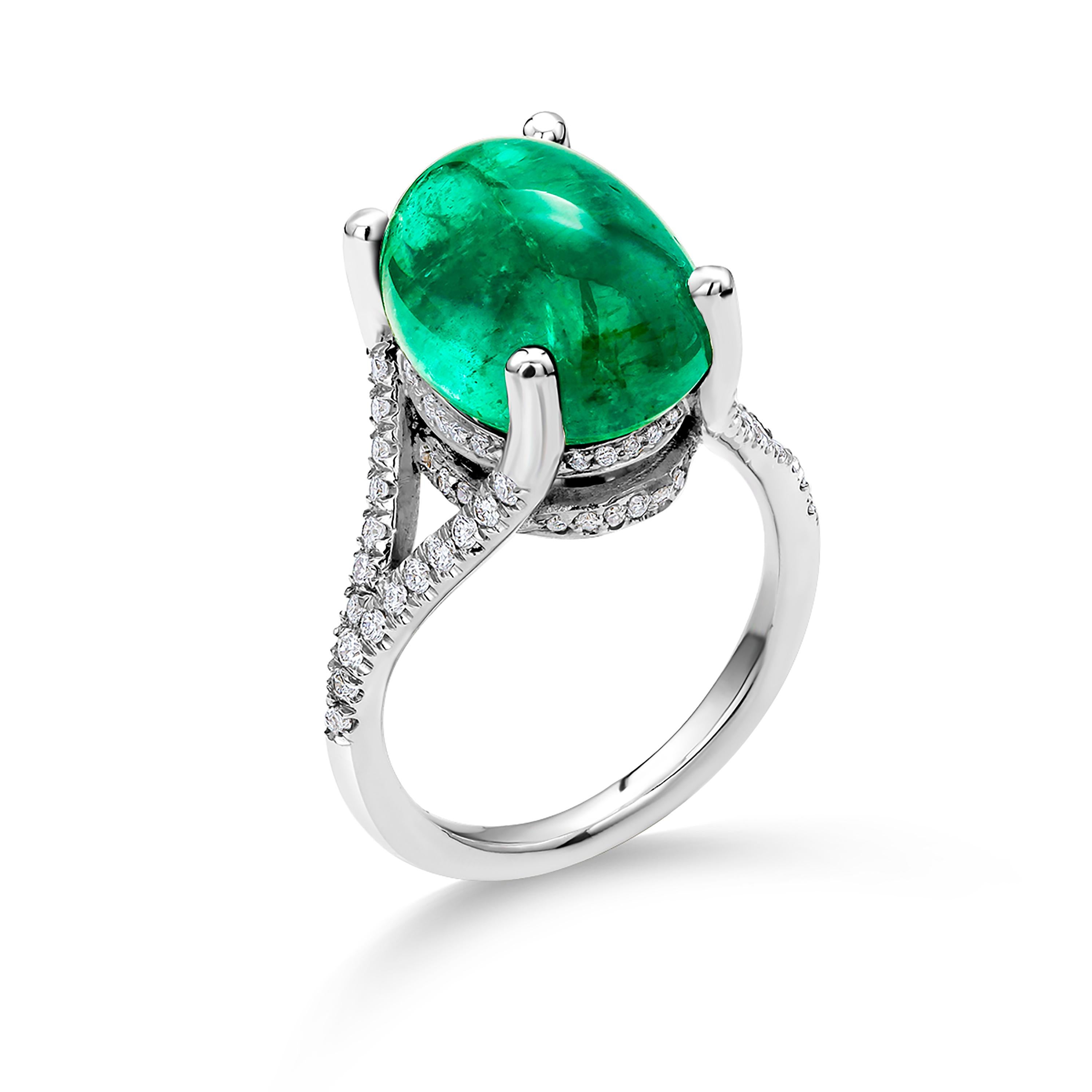 Cabochon Colombia Emerald Diamond Cluster Gold Ring Weighing 11.05 Carat 1