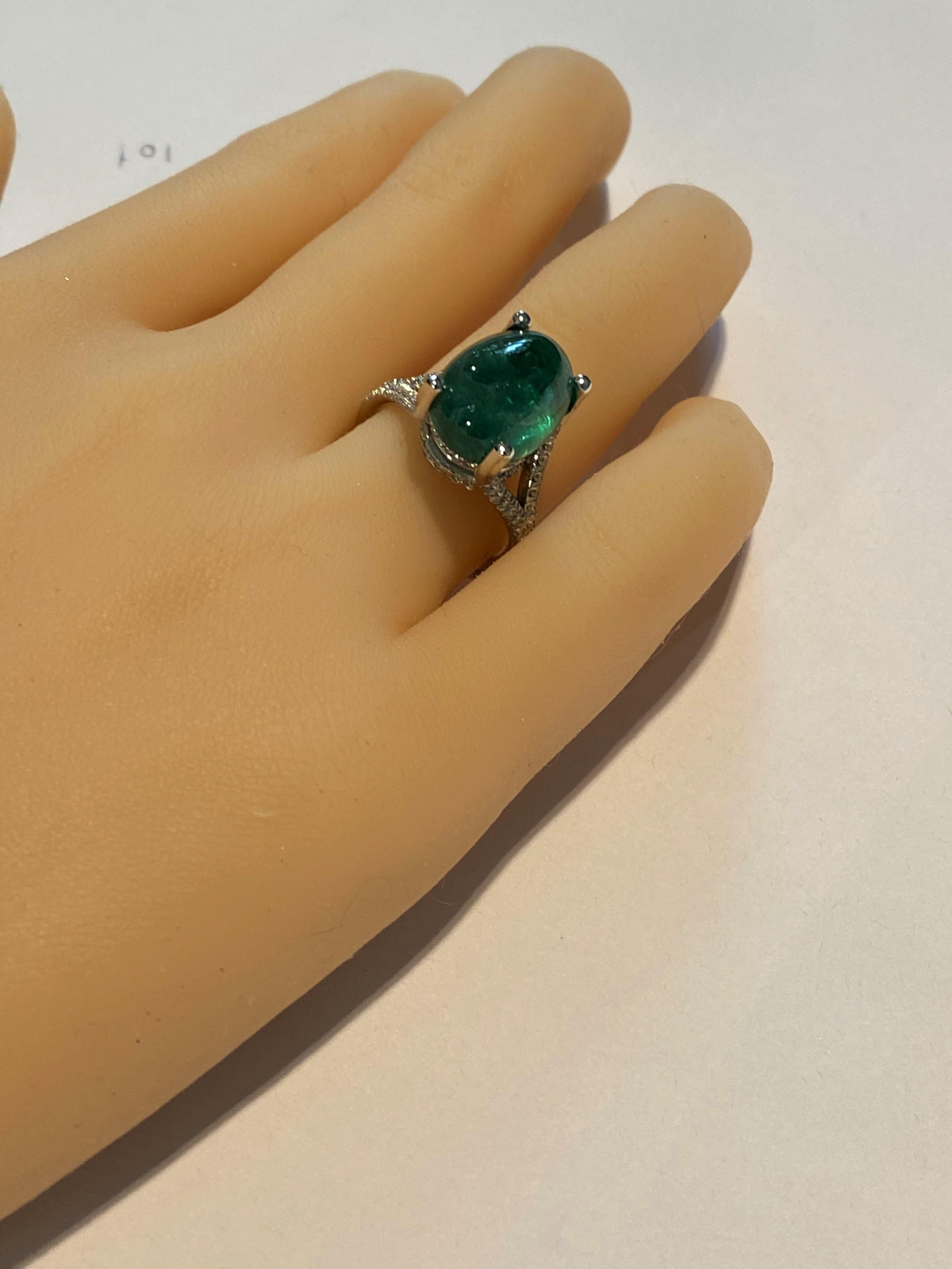 Oval Cut Cabochon Colombia Emerald Diamond Cluster Gold Ring Weighing 11.05 Carat
