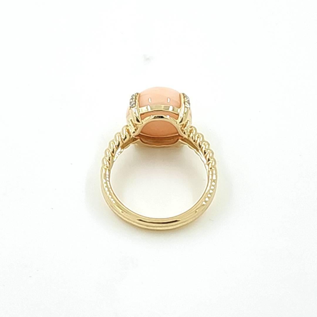 Cabochon Coral Ring in 14K Yellow Gold For Sale 1