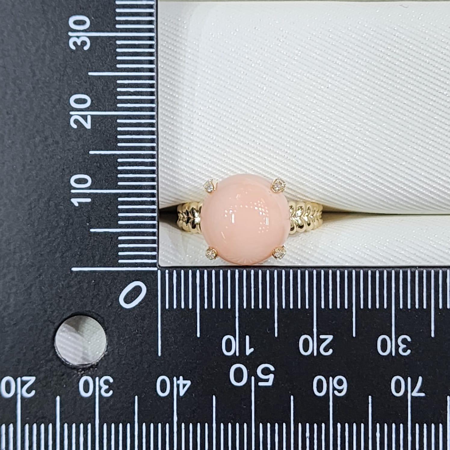 Cabochon Coral Ring in 14K Yellow Gold For Sale 3