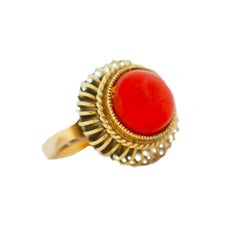 Cabochon Coral Ring Retro 1960s 14 Karat Yellow Gold