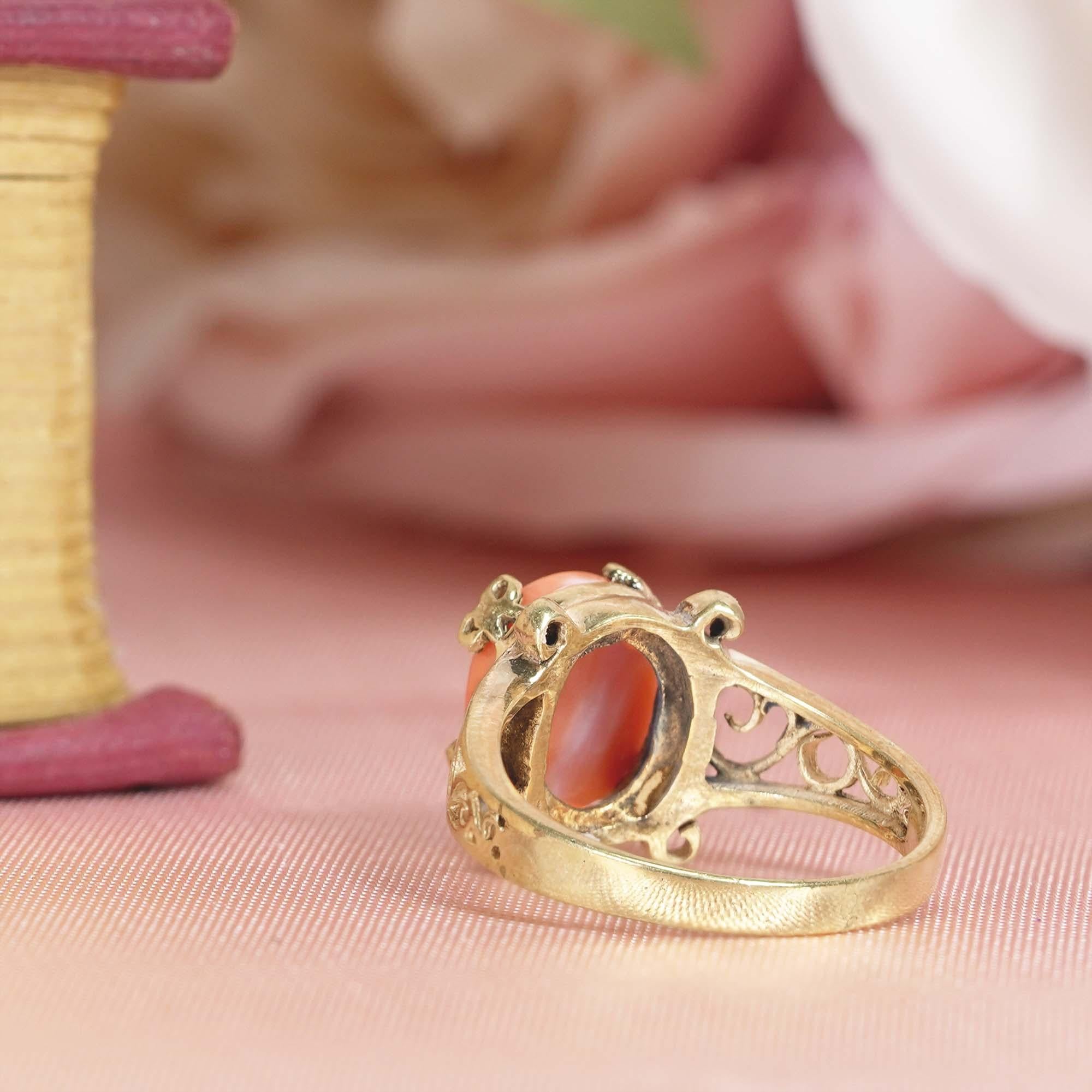 Cabochon Coral Vintage Style Filigree Ring in Solid 9K Yellow Gold For Sale 4