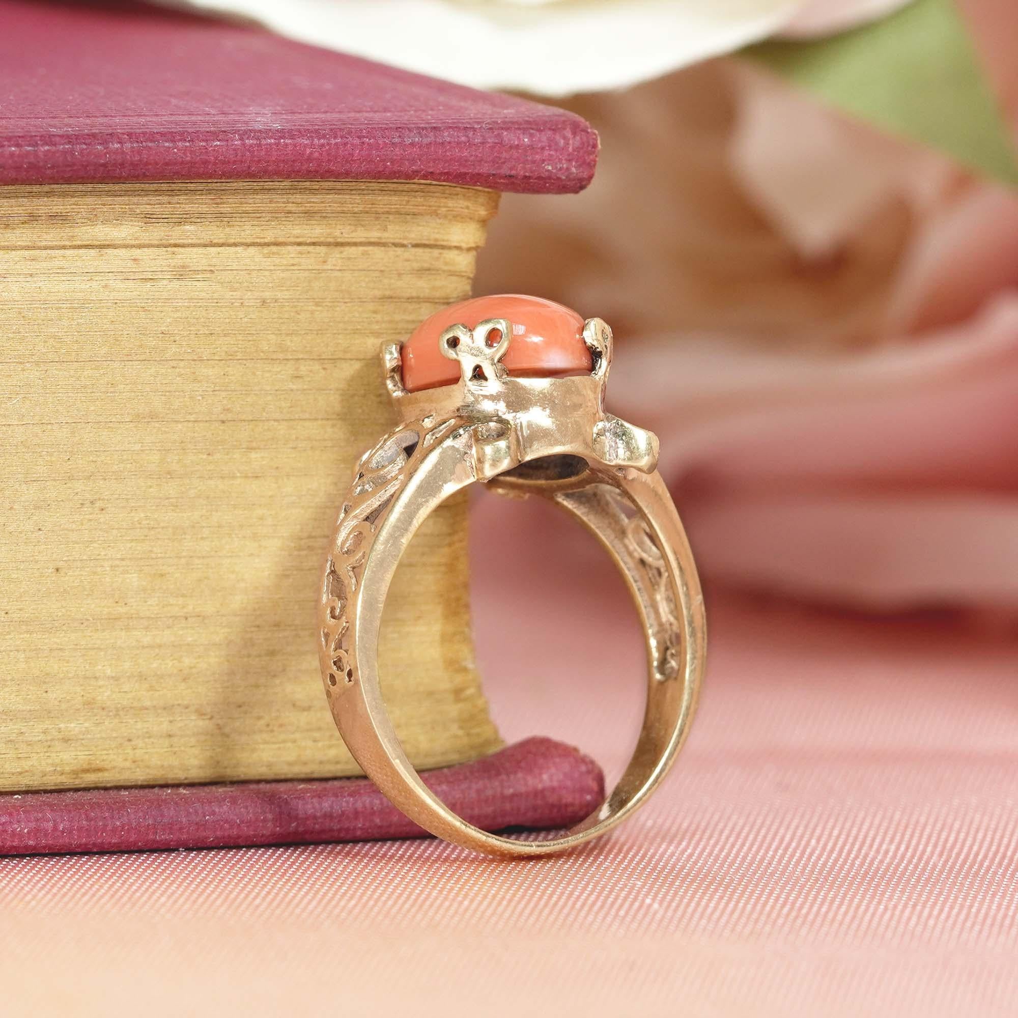 Cabochon Coral Vintage Style Filigree Ring in Solid 9K Yellow Gold For Sale 5