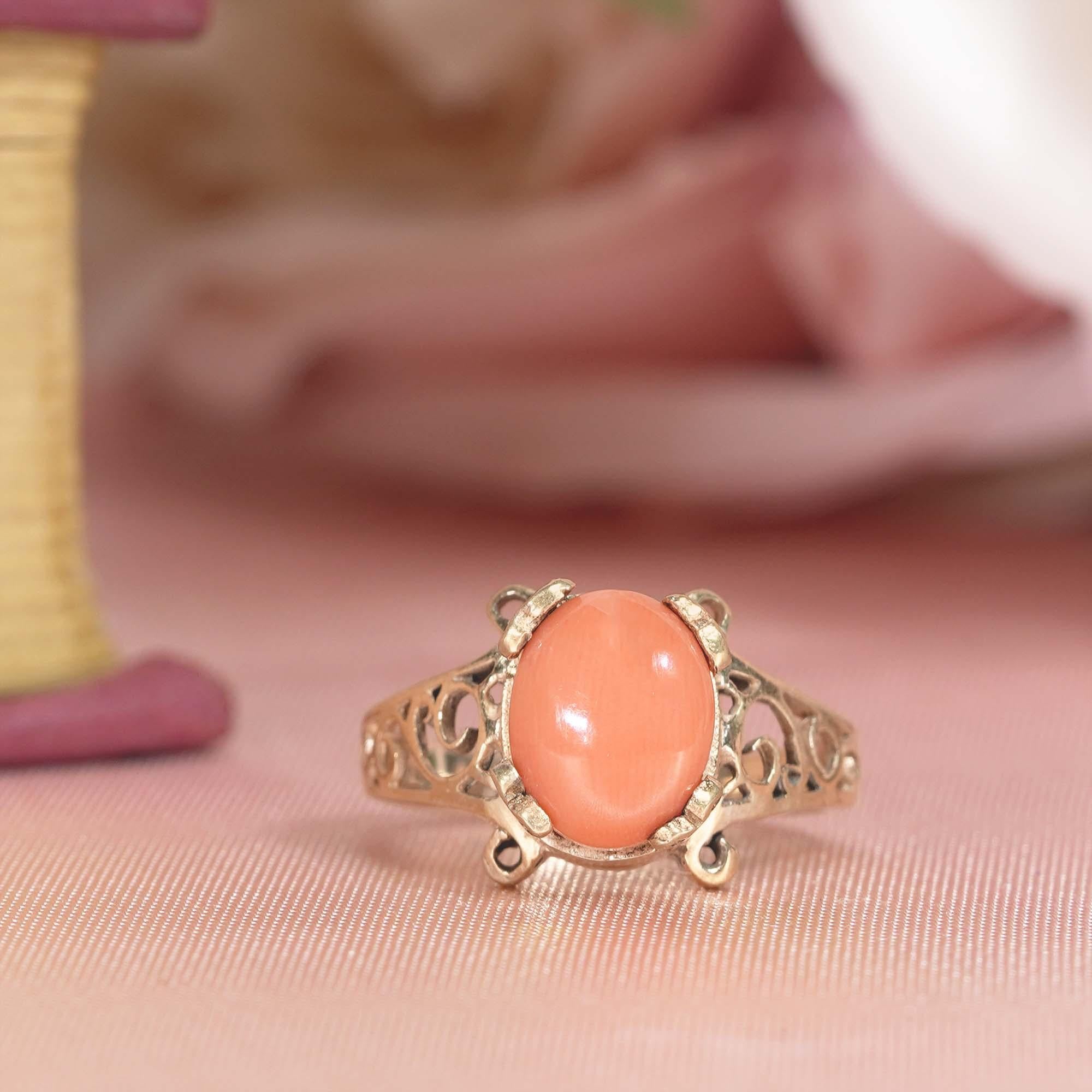 Cabochon Coral Vintage Style Filigree Ring in Solid 9K Yellow Gold For Sale 3