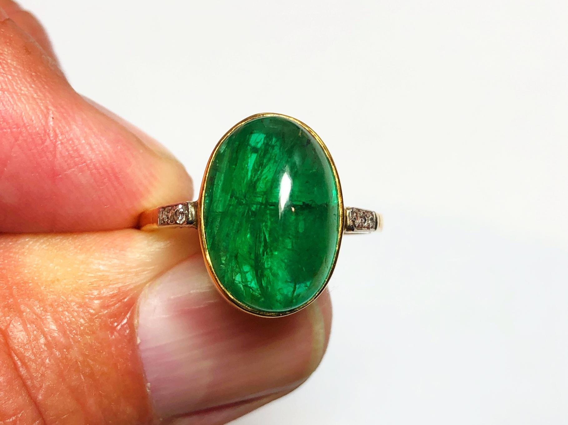 cabochon cut emerald ring