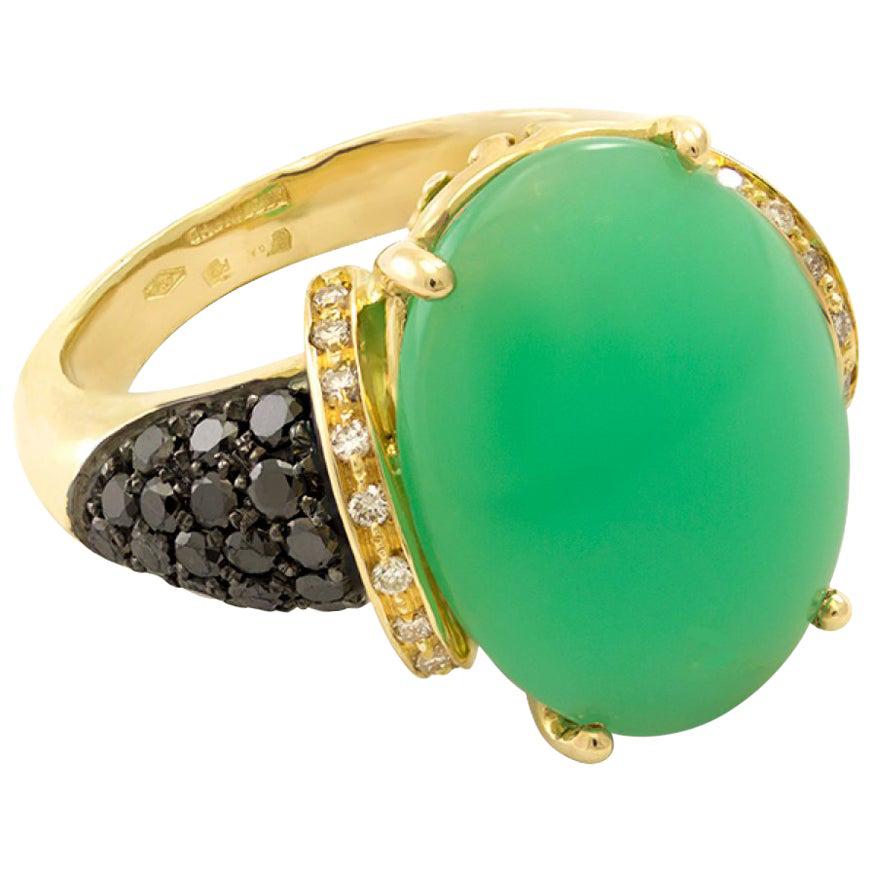 Cabochon Cut Green Chrysoprase and Black Diamond 18 Karat Gold Cocktail Ring For Sale