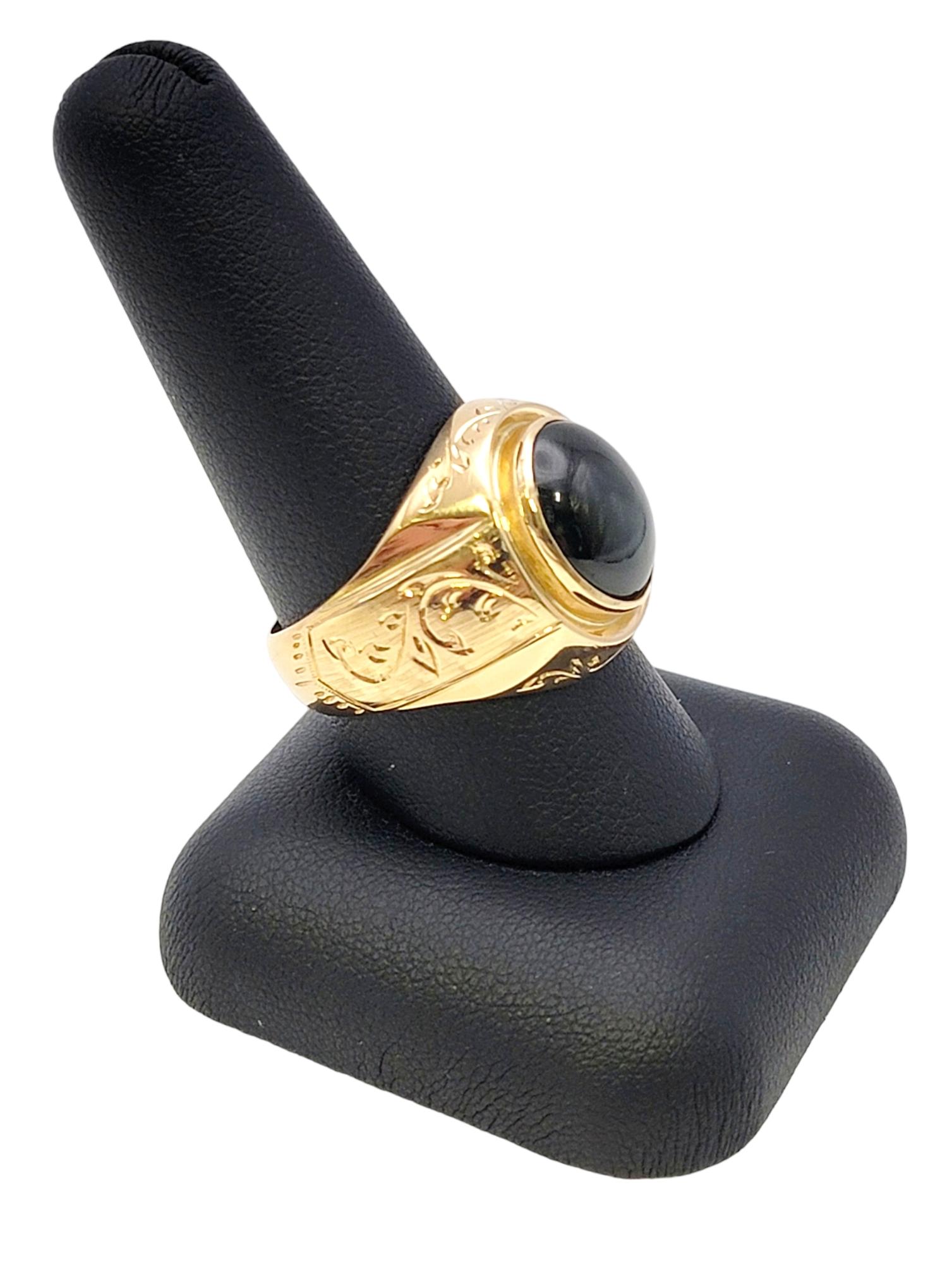 Solitärring aus 14 Karat Gold mit natürlichem blauem Sternsaphir im Cabochon-Schliff und Schnörkeln 4